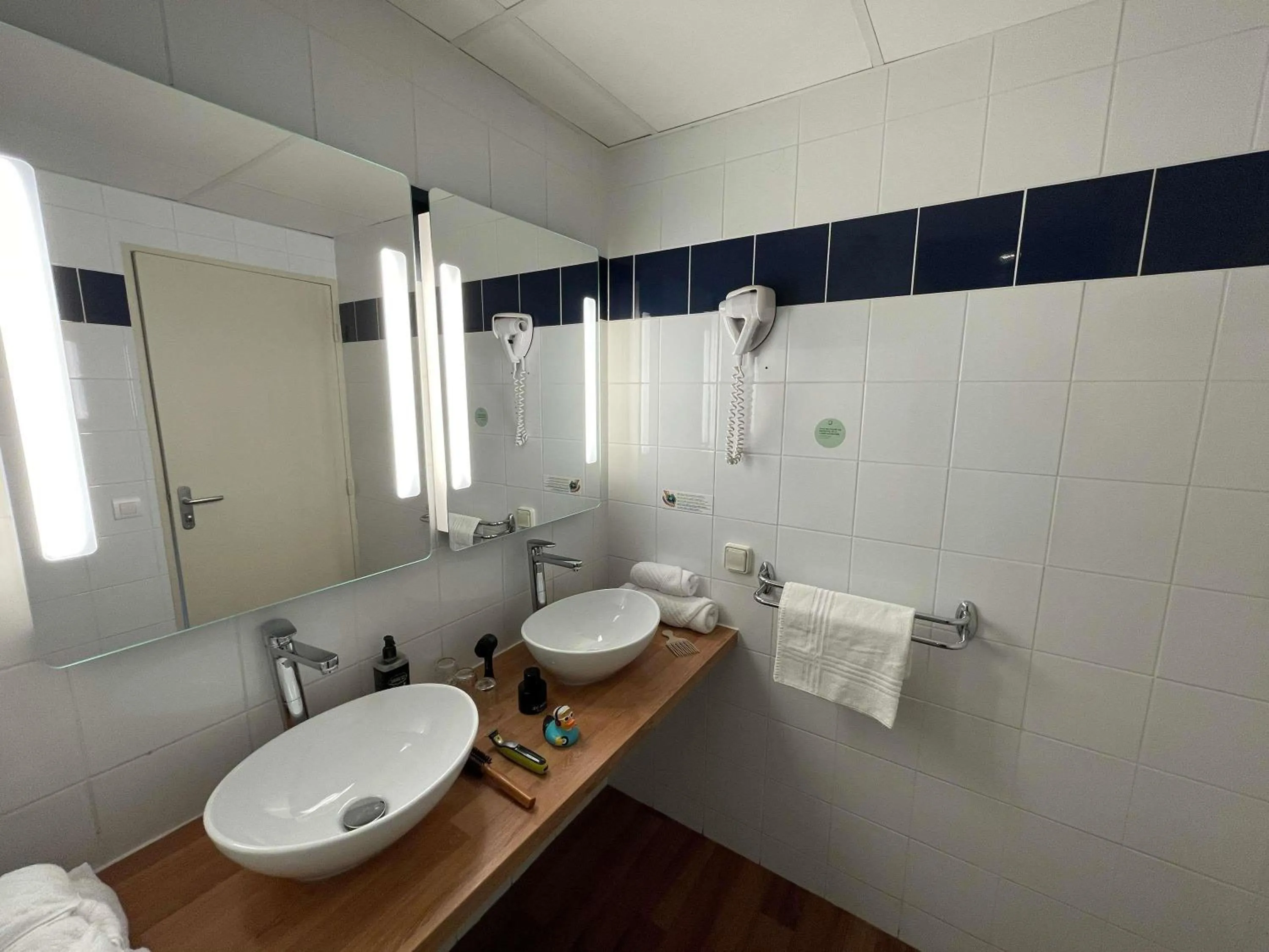 Bedroom in Ibis Styles Toulouse Blagnac Aéroport