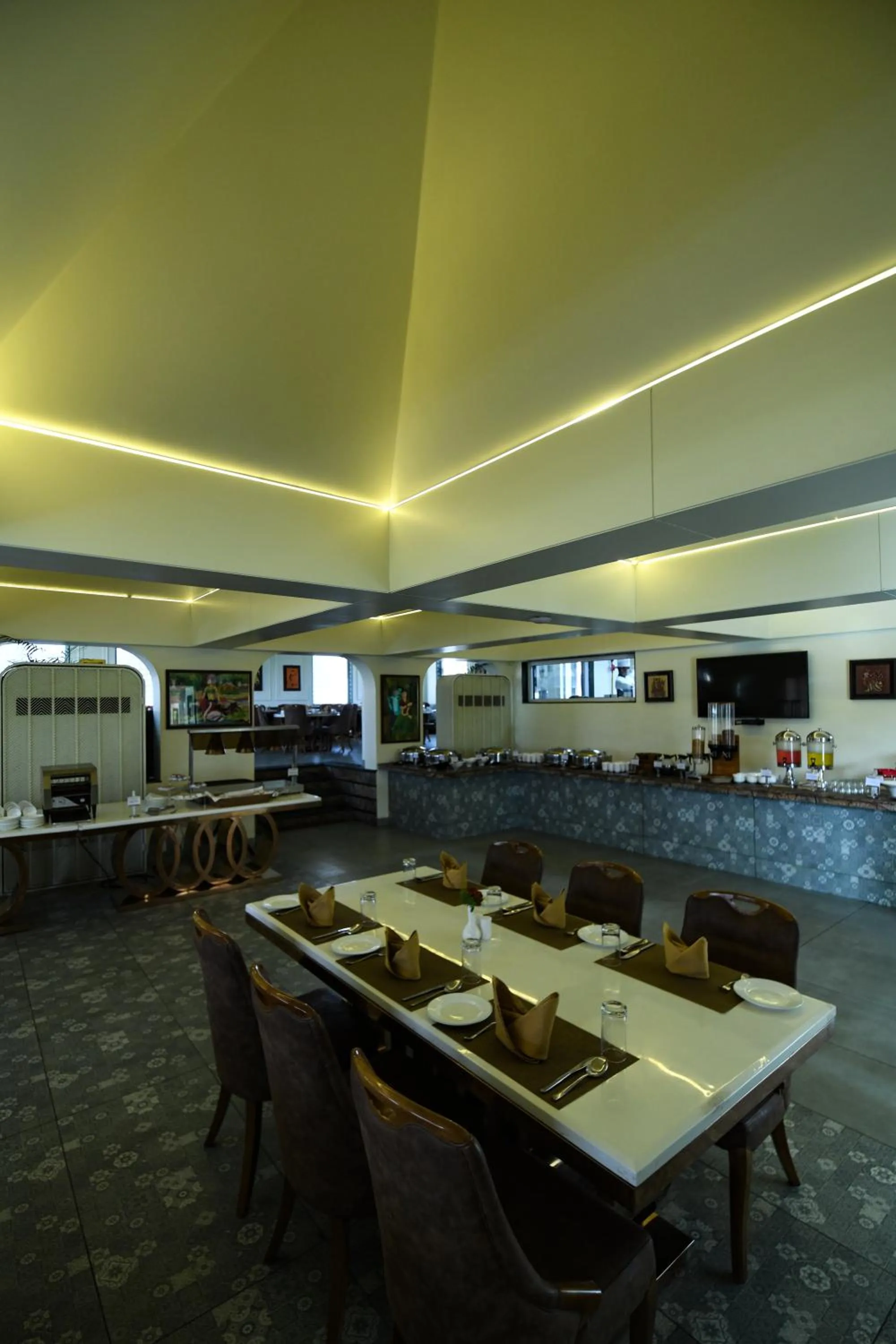 Restaurant/places to eat in Stardom Resort Jaipur