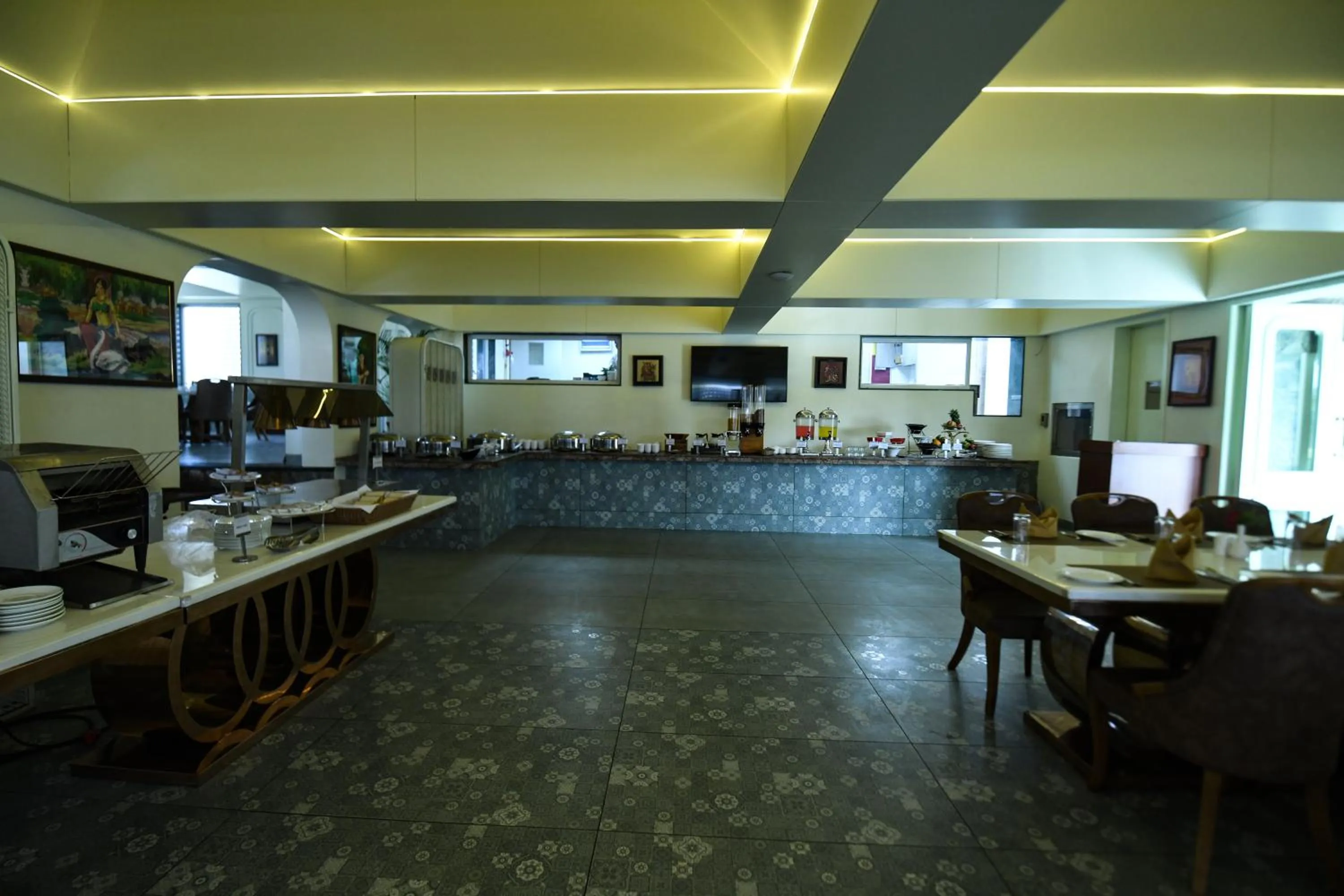 Restaurant/places to eat in Stardom Resort Jaipur