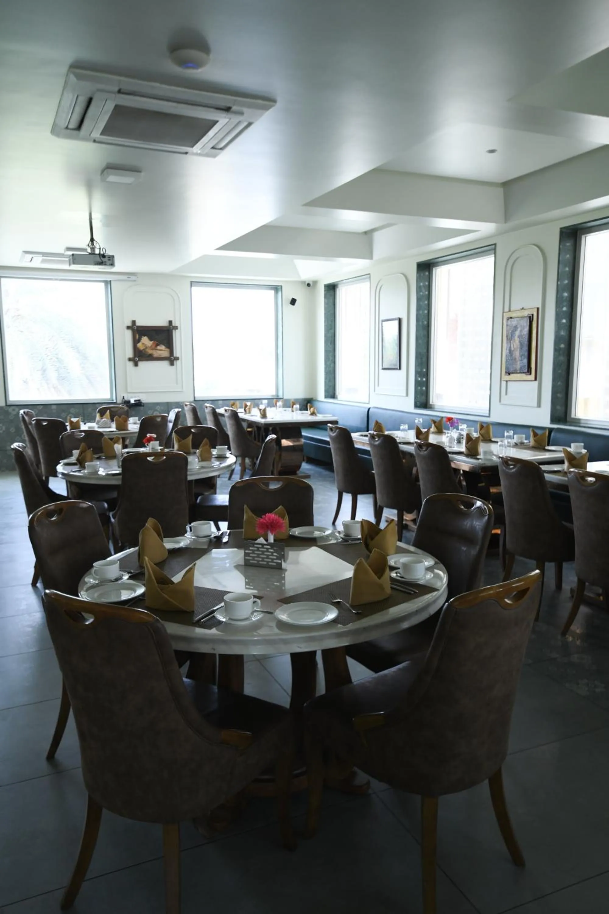 Restaurant/places to eat in Stardom Resort Jaipur