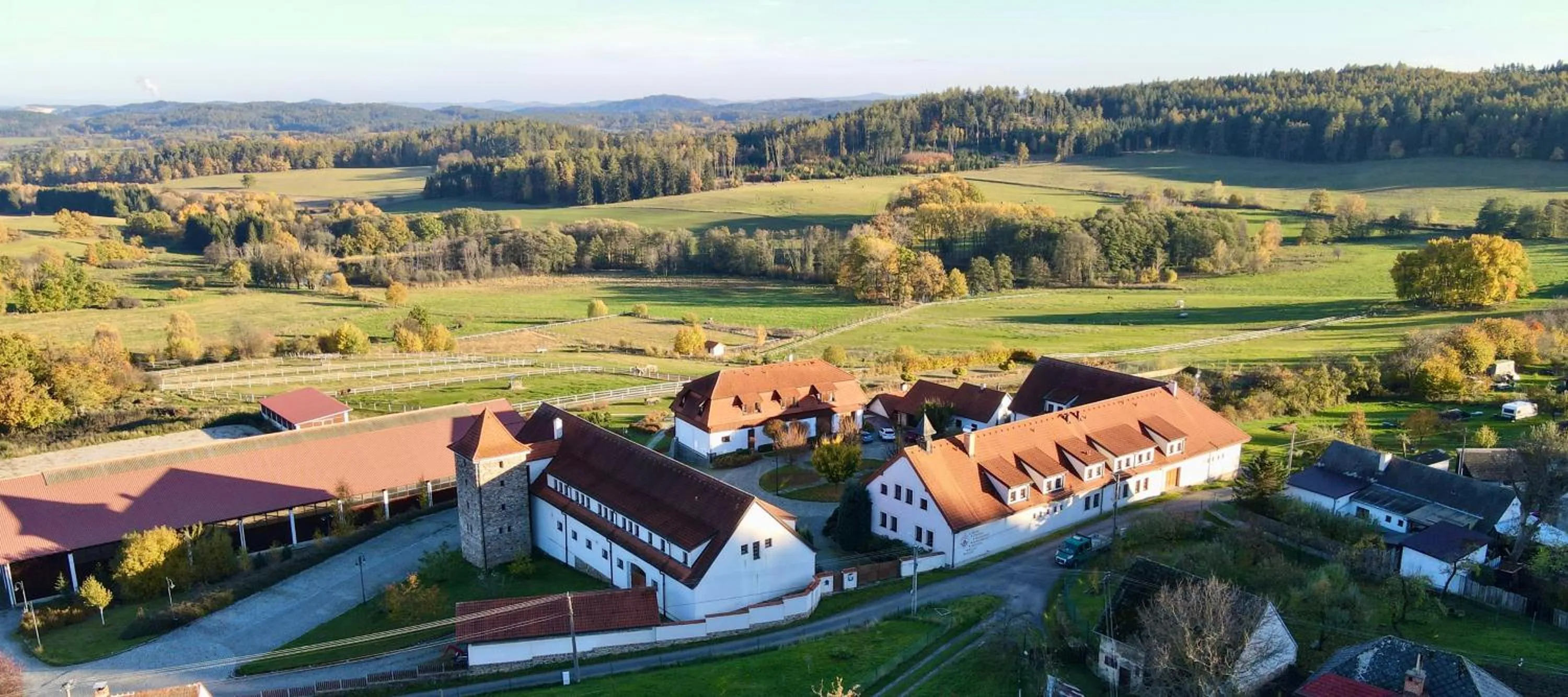 Hotelový a jezdecký areál Dvůr Krutěnice
