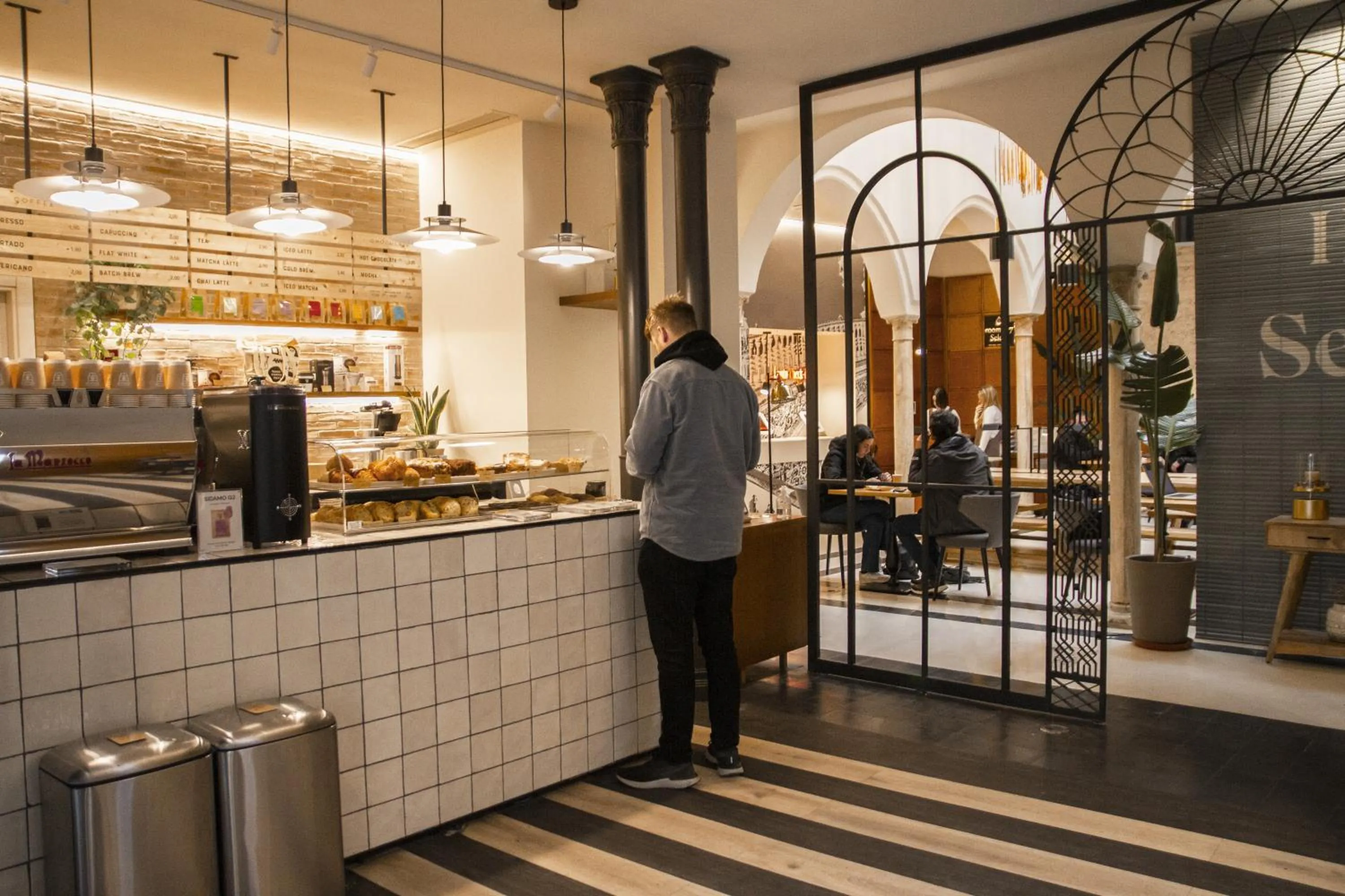 Food and drinks in room Select Tetuán