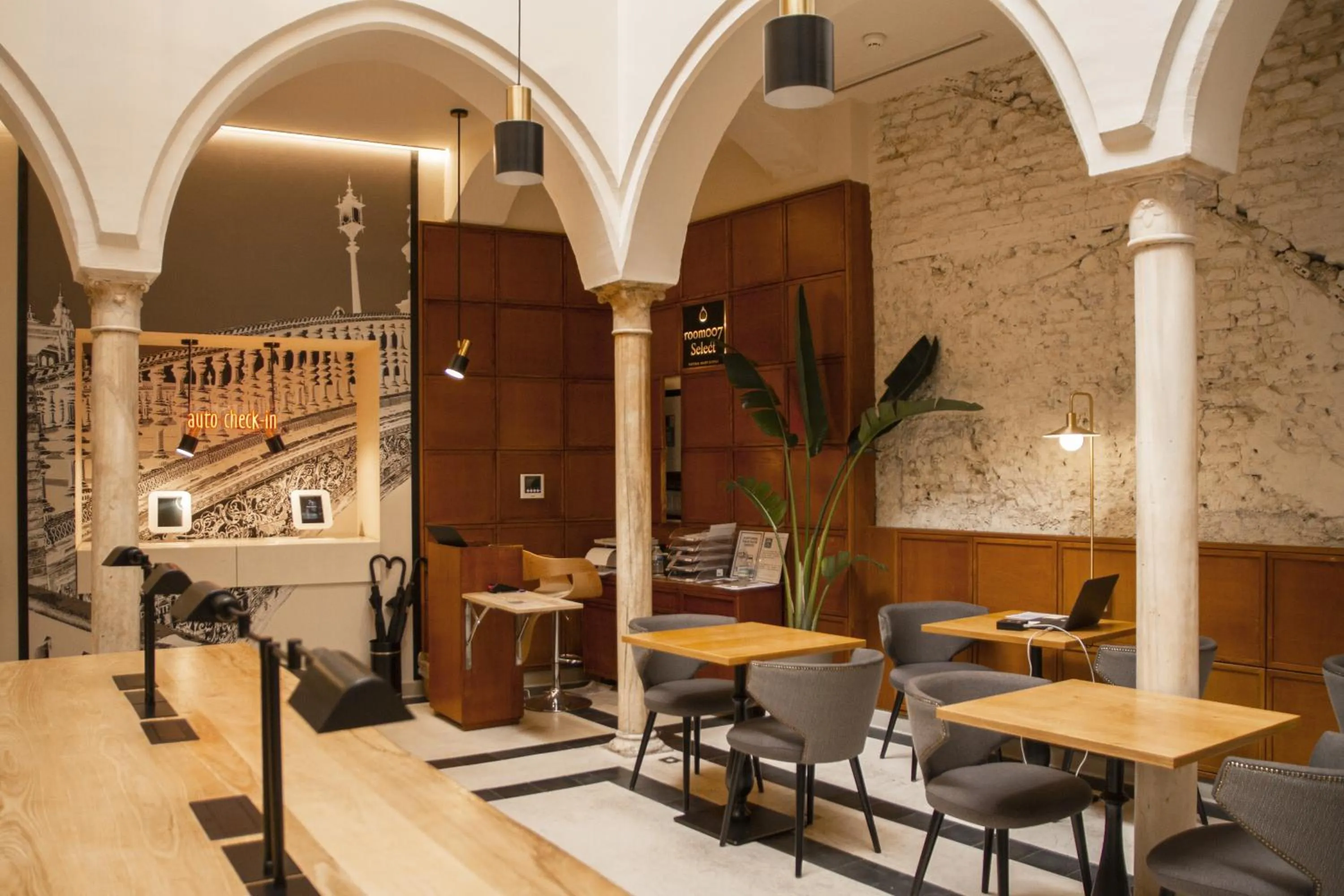 Lobby or reception in room Select Tetuán