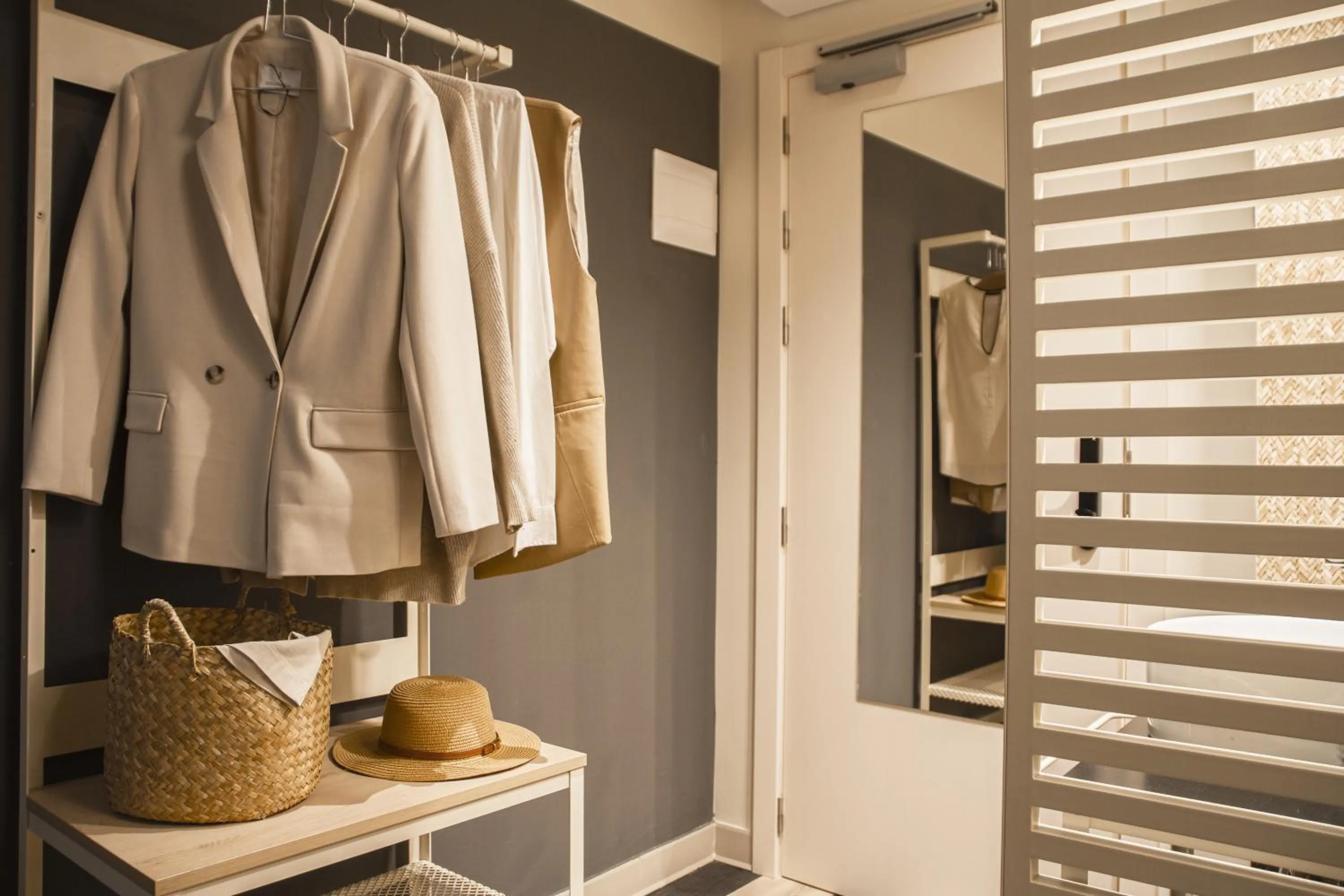 wardrobe in room Select Tetuán