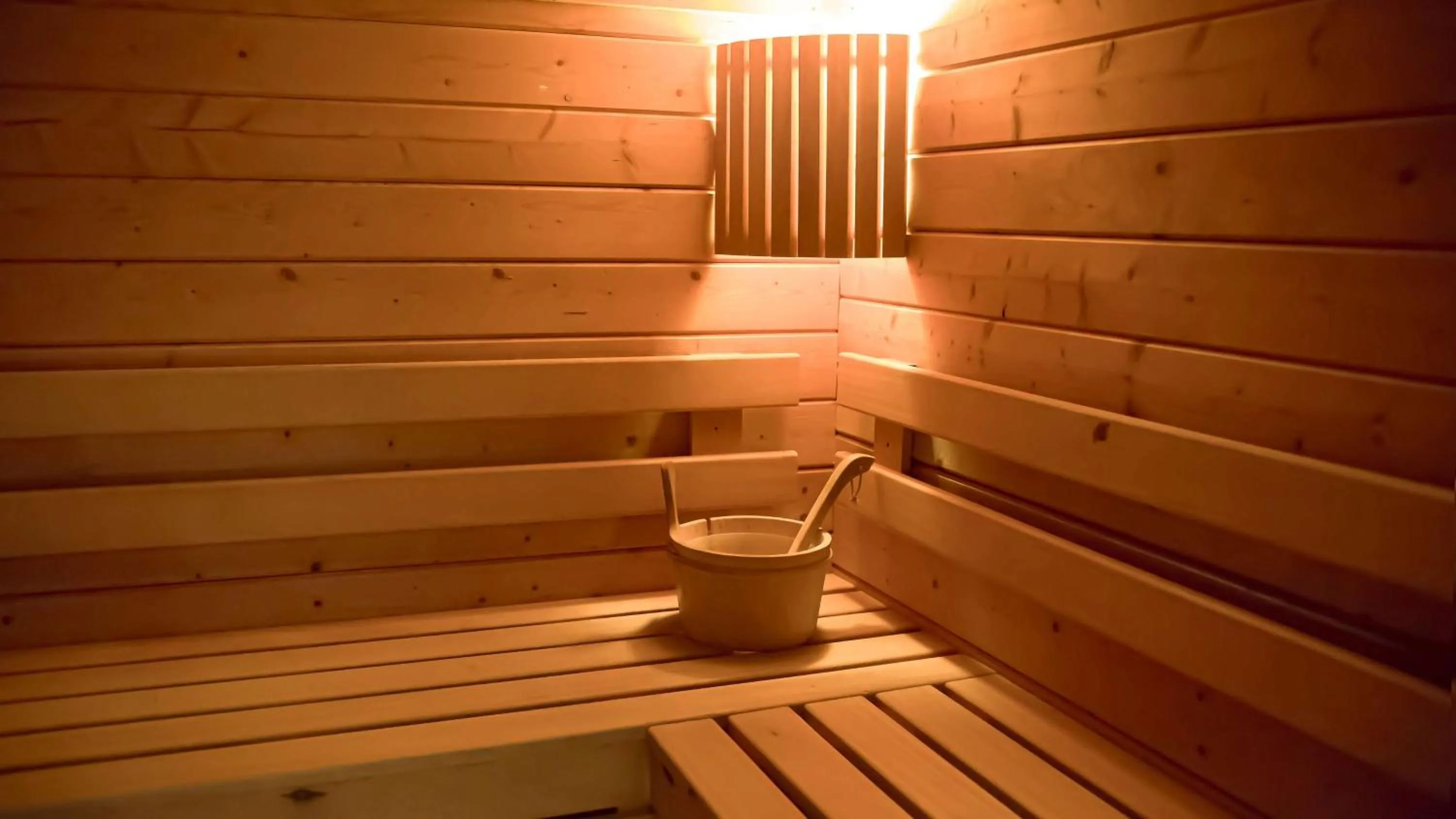 Spa and wellness centre/facilities in Radisson Blu Hotel Toulouse Airport