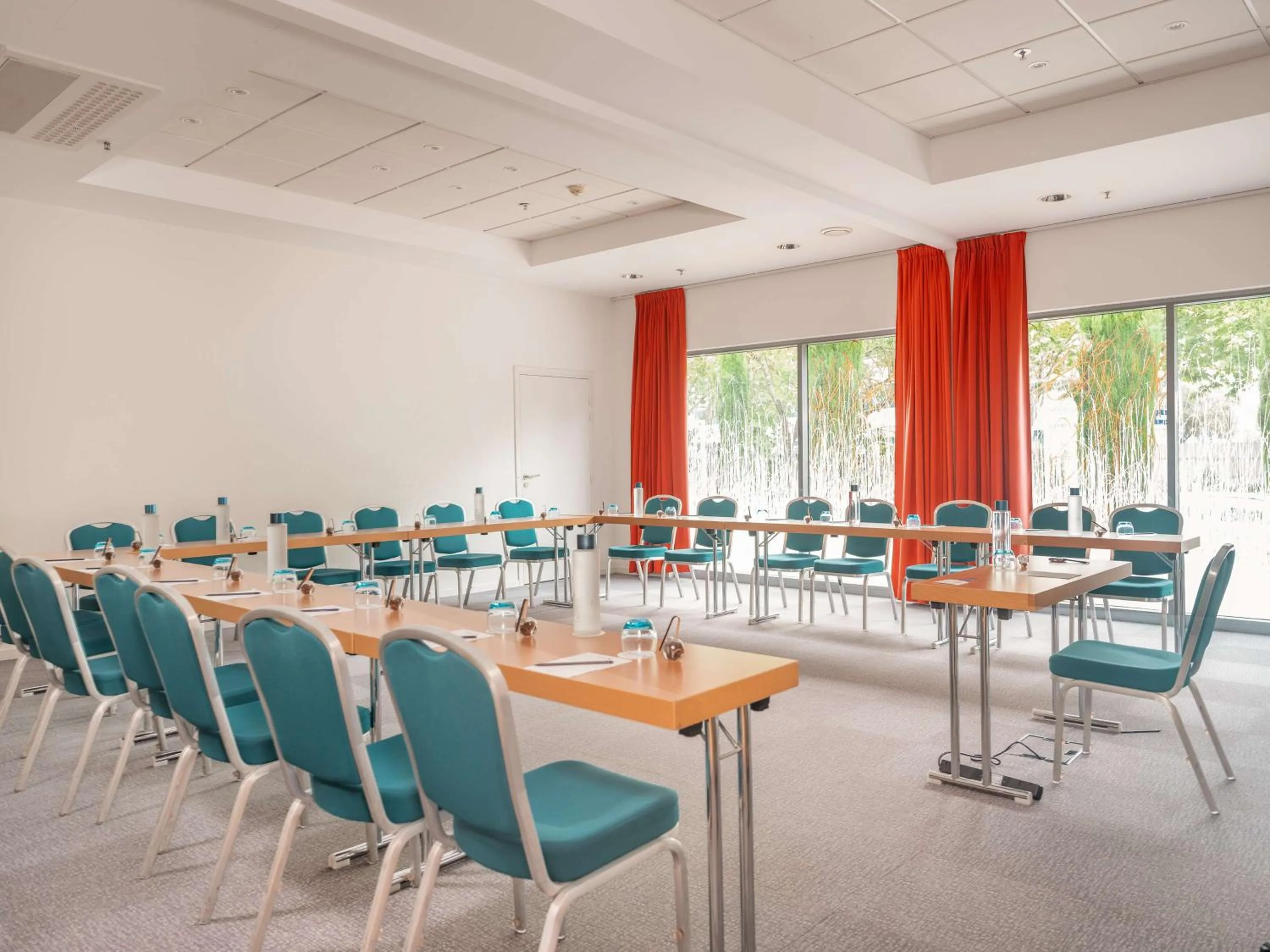 Meeting/conference room in Radisson Blu Hotel Toulouse Airport