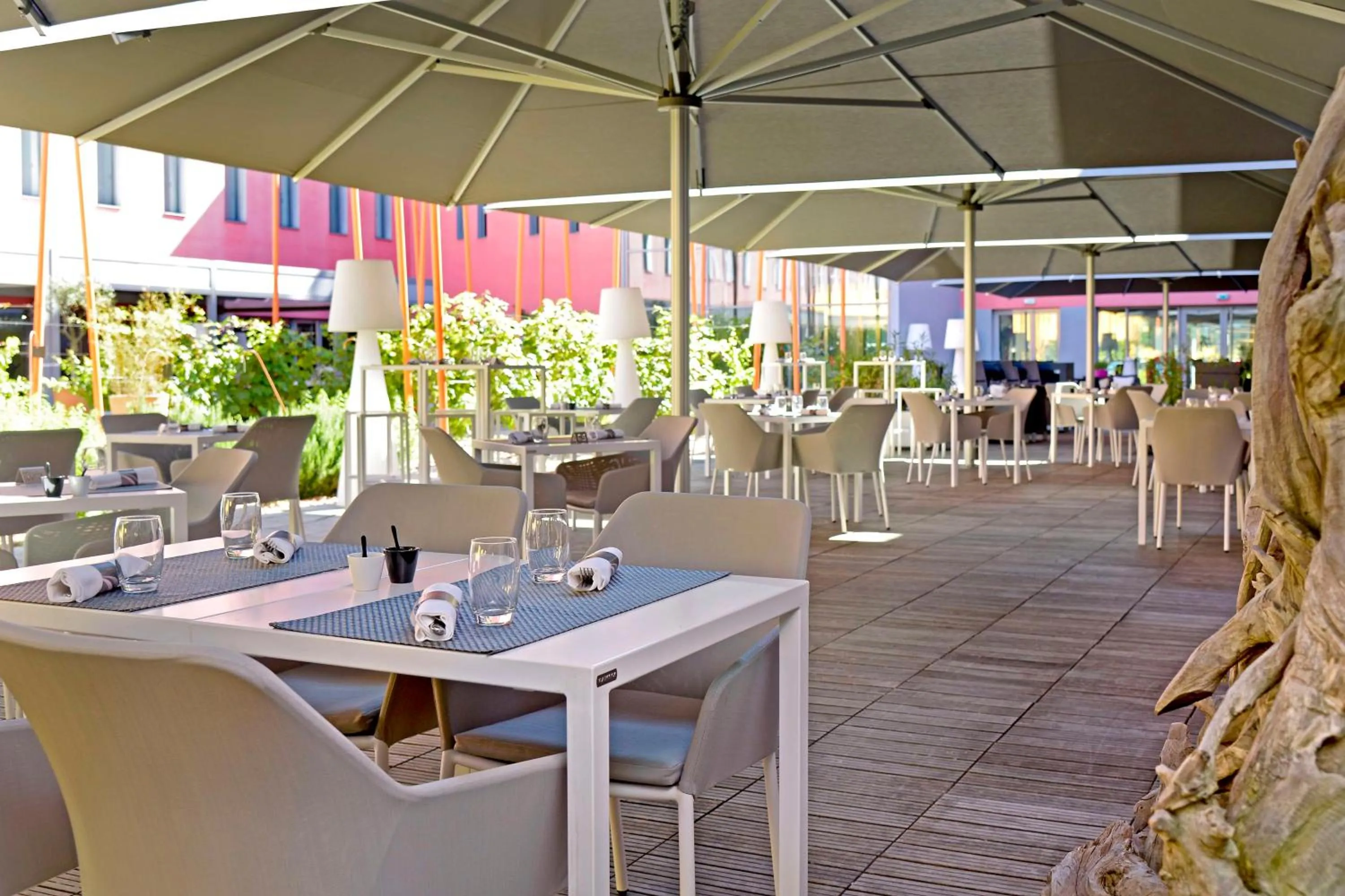 Restaurant/places to eat in Radisson Blu Hotel Toulouse Airport