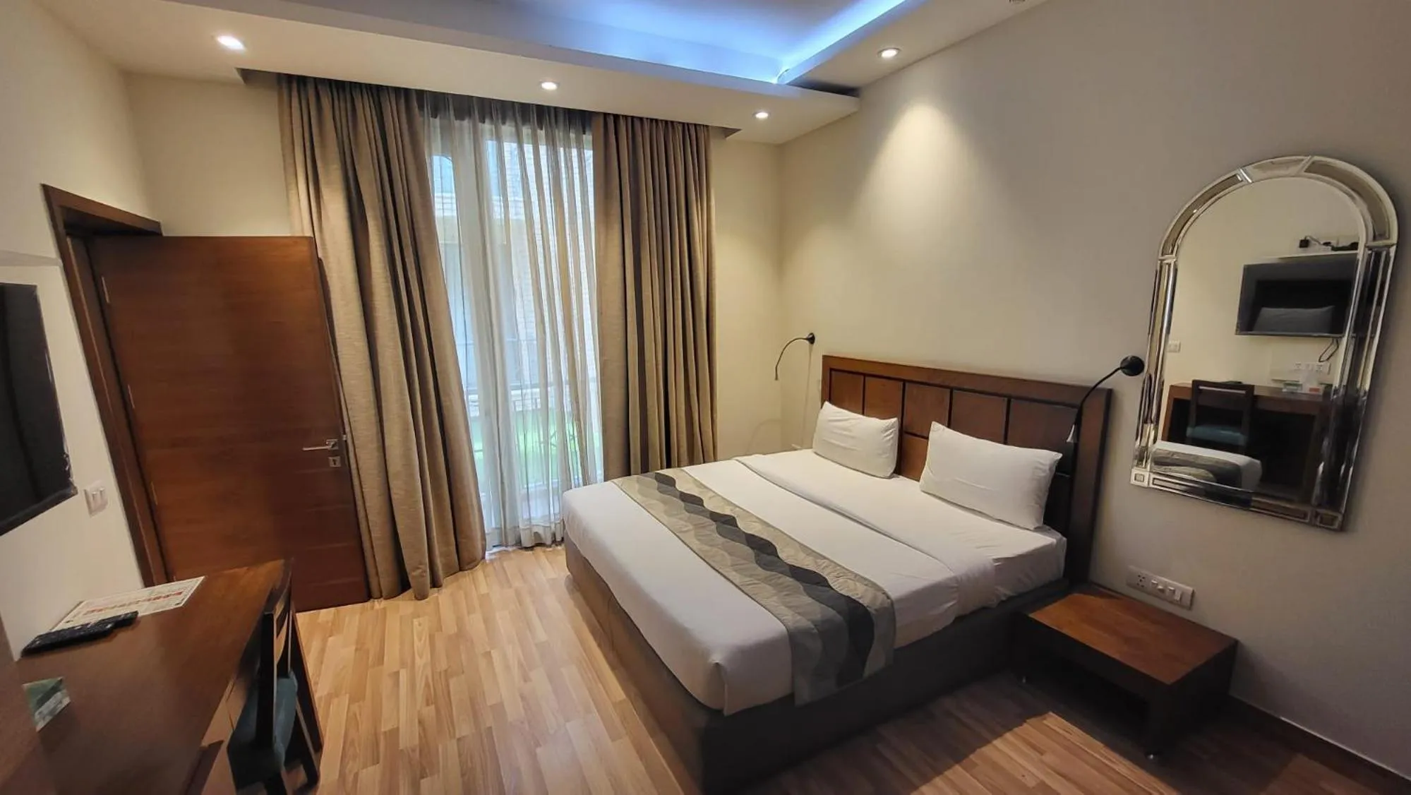 Bedroom, Bed in UDS Villa - Next to VFS, Walking to Connaught Place