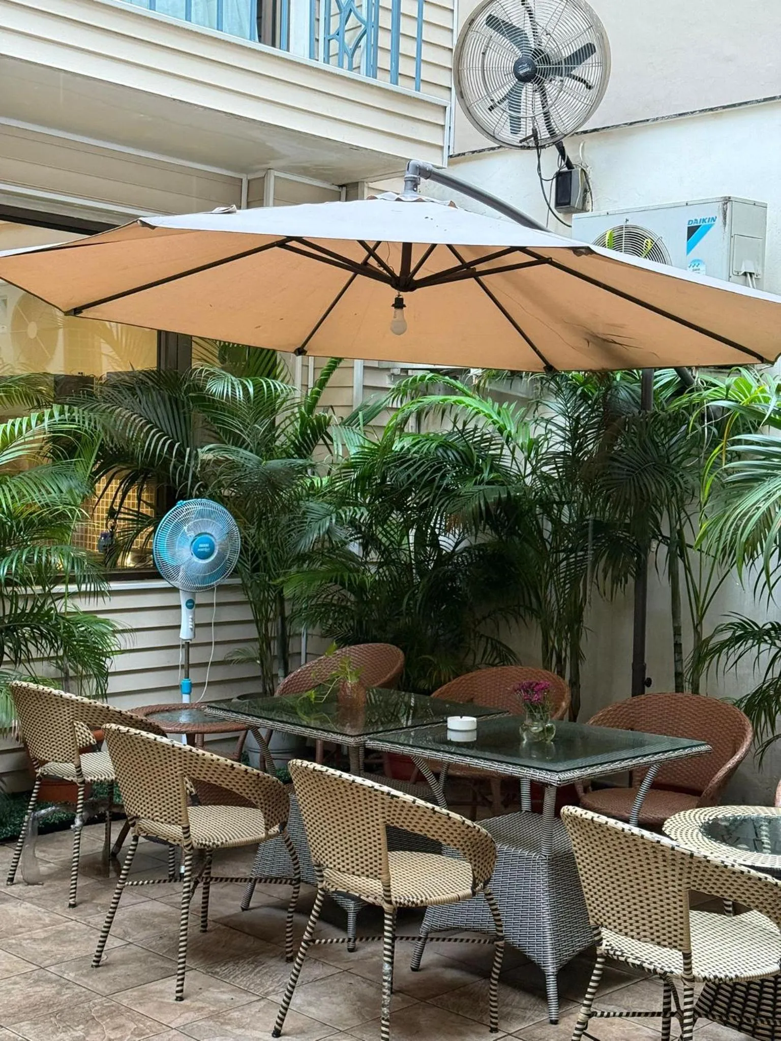 Dining area in UDS Villa - Next to VFS, Walking to Connaught Place