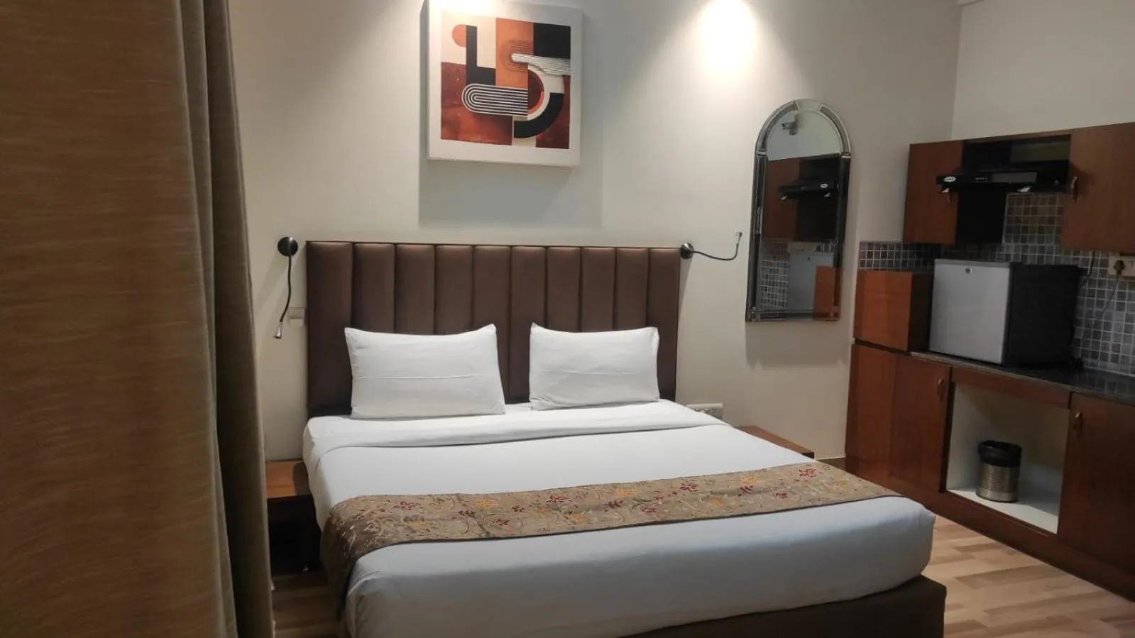 Bedroom, Bed in UDS Villa - Next to VFS, Walking to Connaught Place