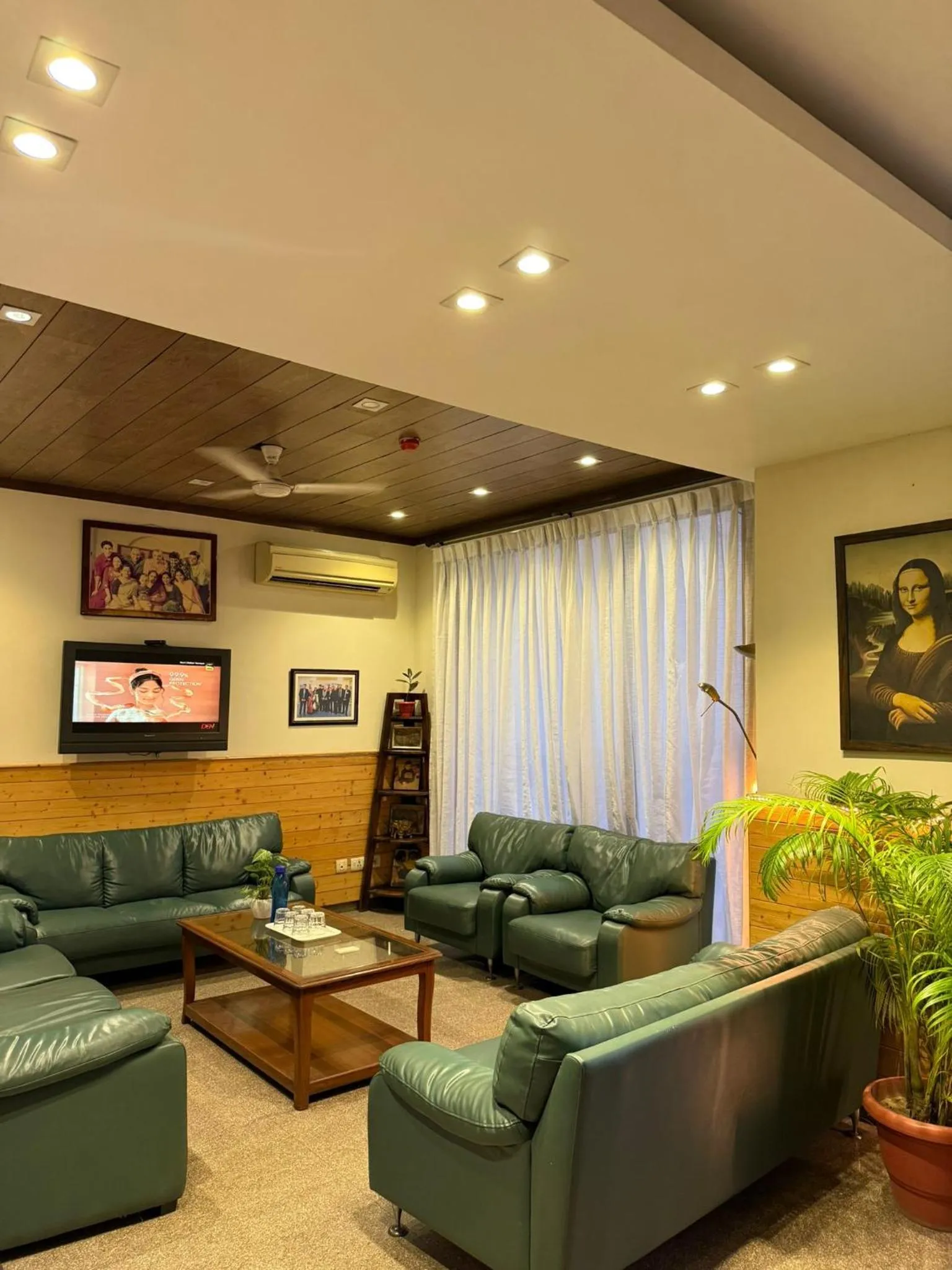 Lobby or reception in UDS Villa - Next to VFS, Walking to Connaught Place