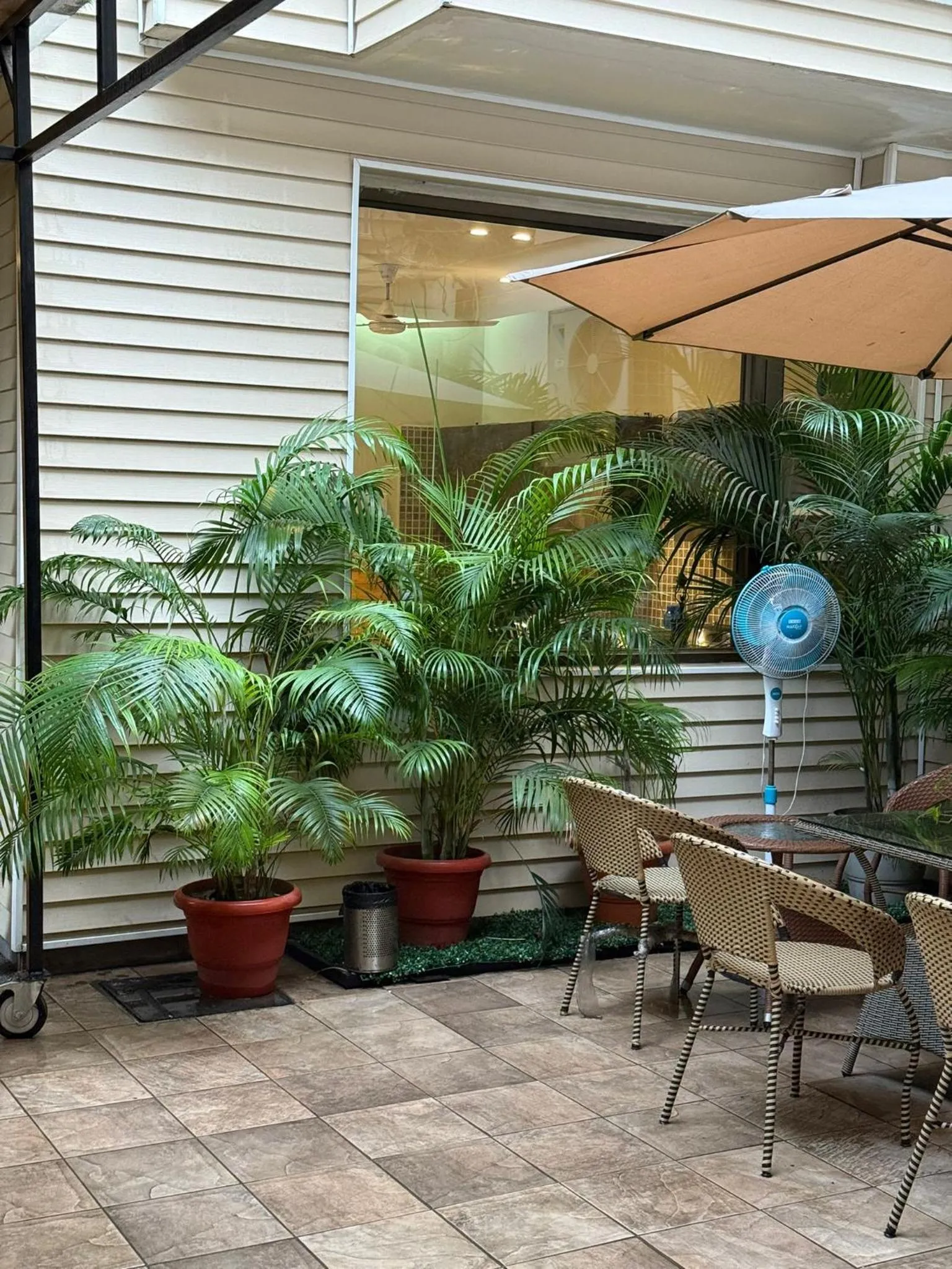 Dining area in UDS Villa - Next to VFS, Walking to Connaught Place