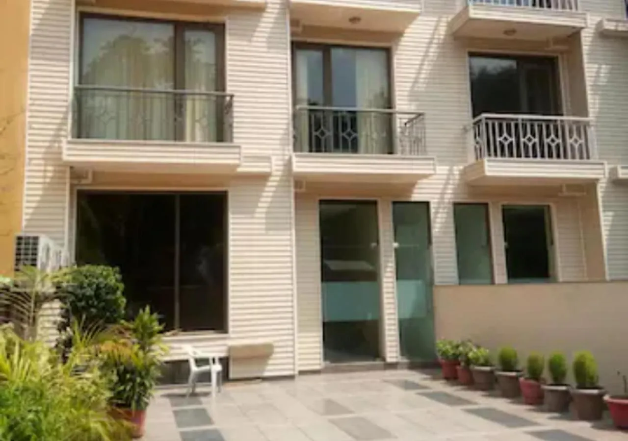 Property building in UDS Villa - Next to VFS, Walking to Connaught Place
