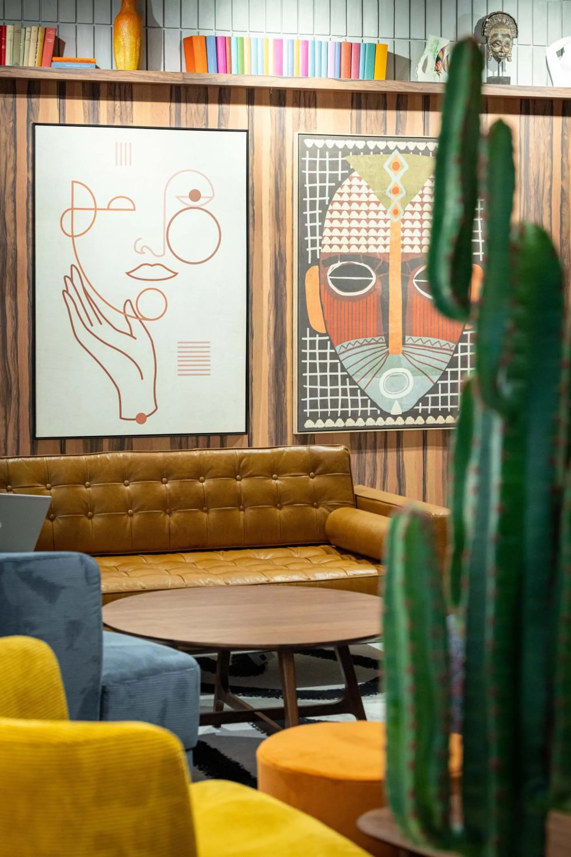 Lounge or bar in KOPSTER Hotel Residence Paris Ouest Colombes