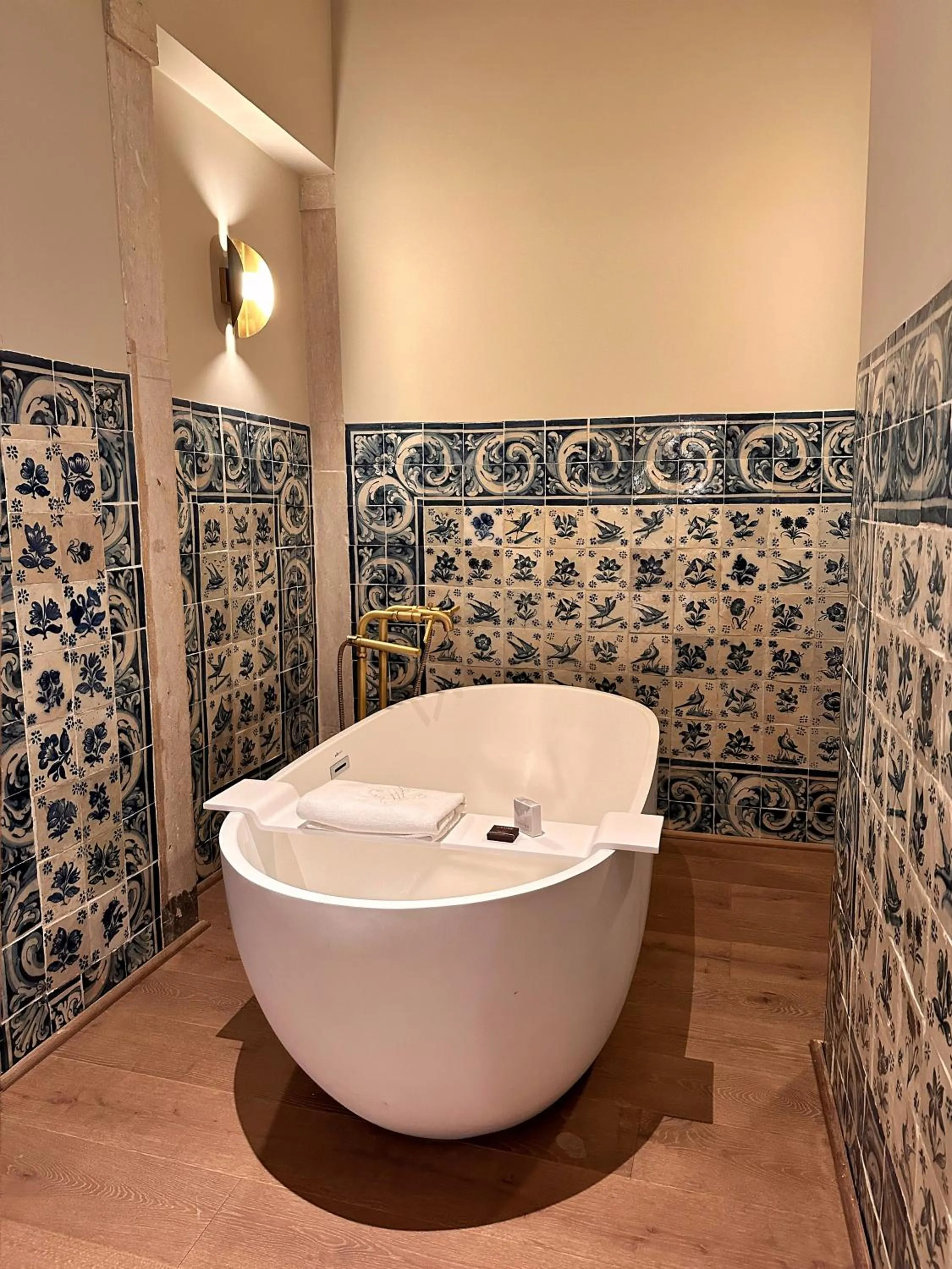 Bath in Palácio Ludovice Wine Experience Hotel