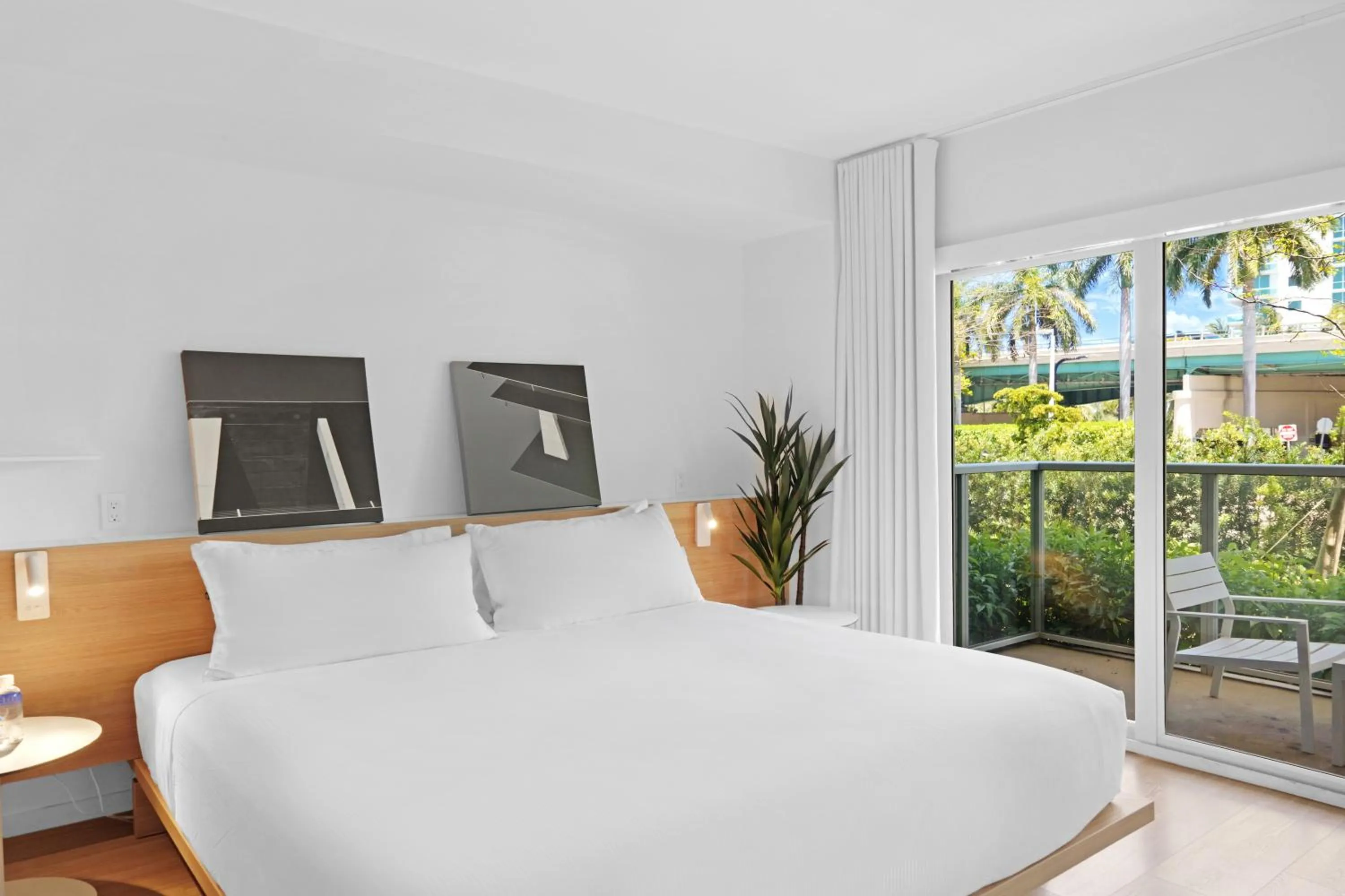 Bedroom, Bed in Beach Haus Bal Harbour