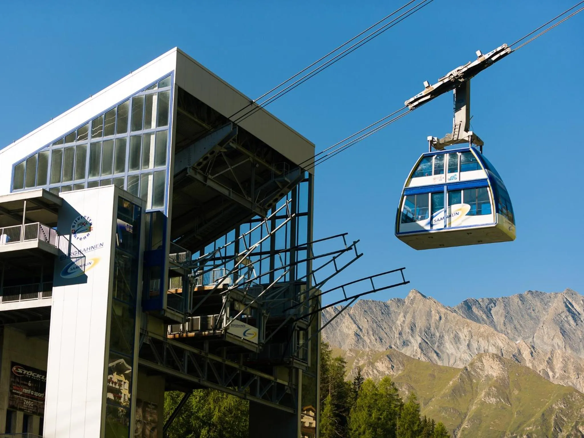 Hiking in Smart-Hotel