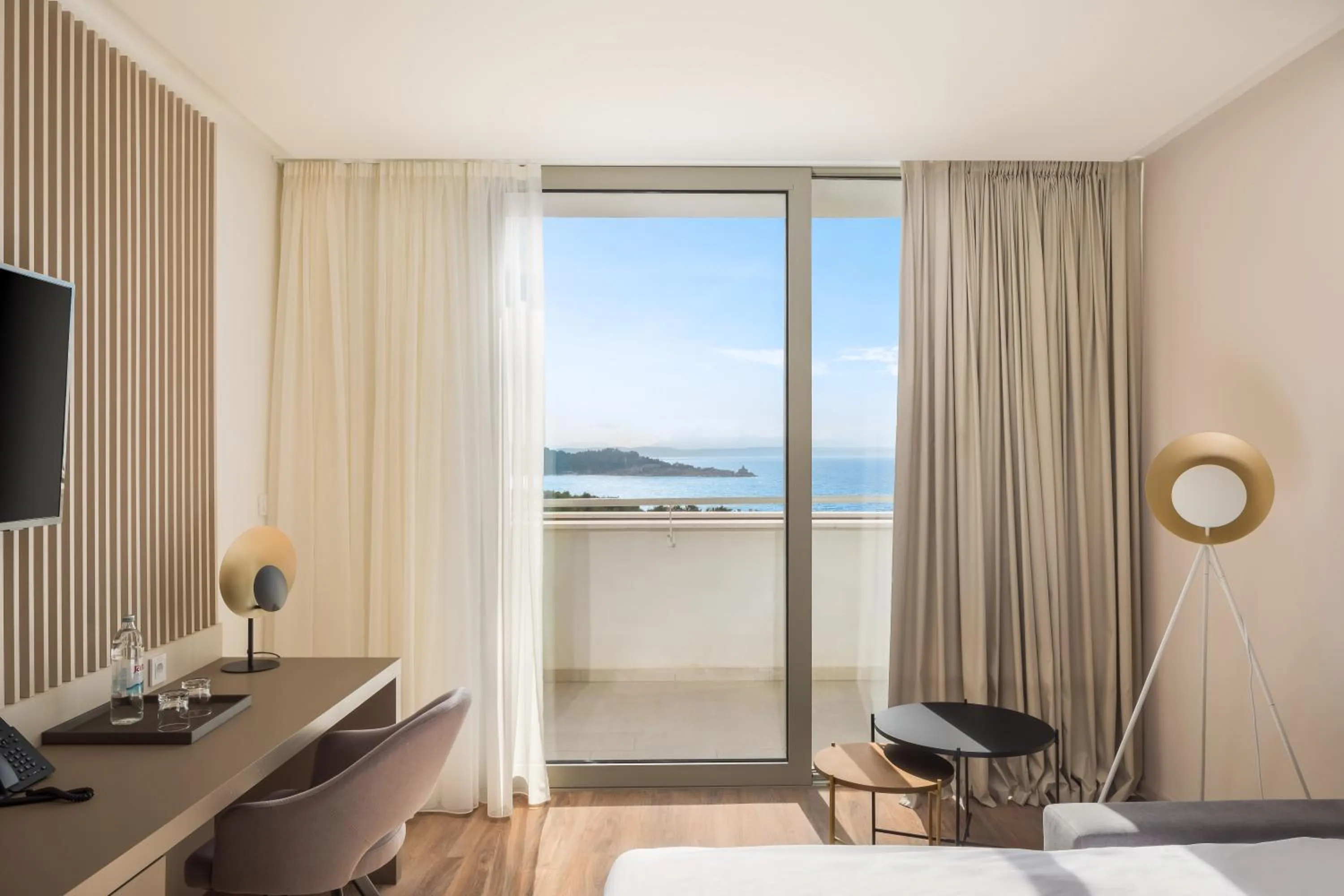 Sea view, Bed in Aminess Laurel Khalani Hotel