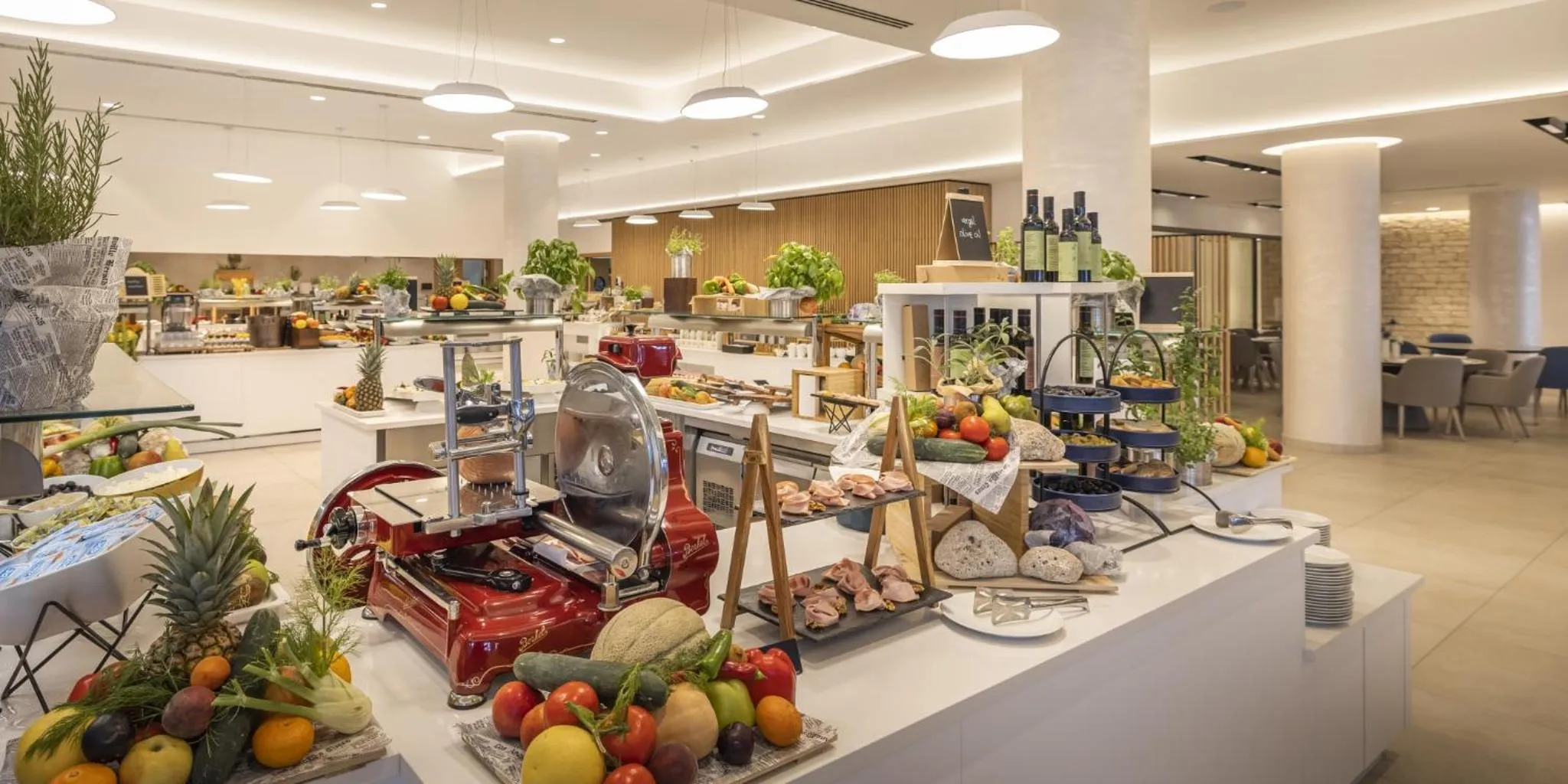 Restaurant/places to eat in Aminess Laurel Khalani Hotel