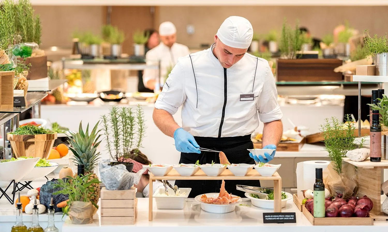 Restaurant/places to eat in Aminess Laurel Khalani Hotel