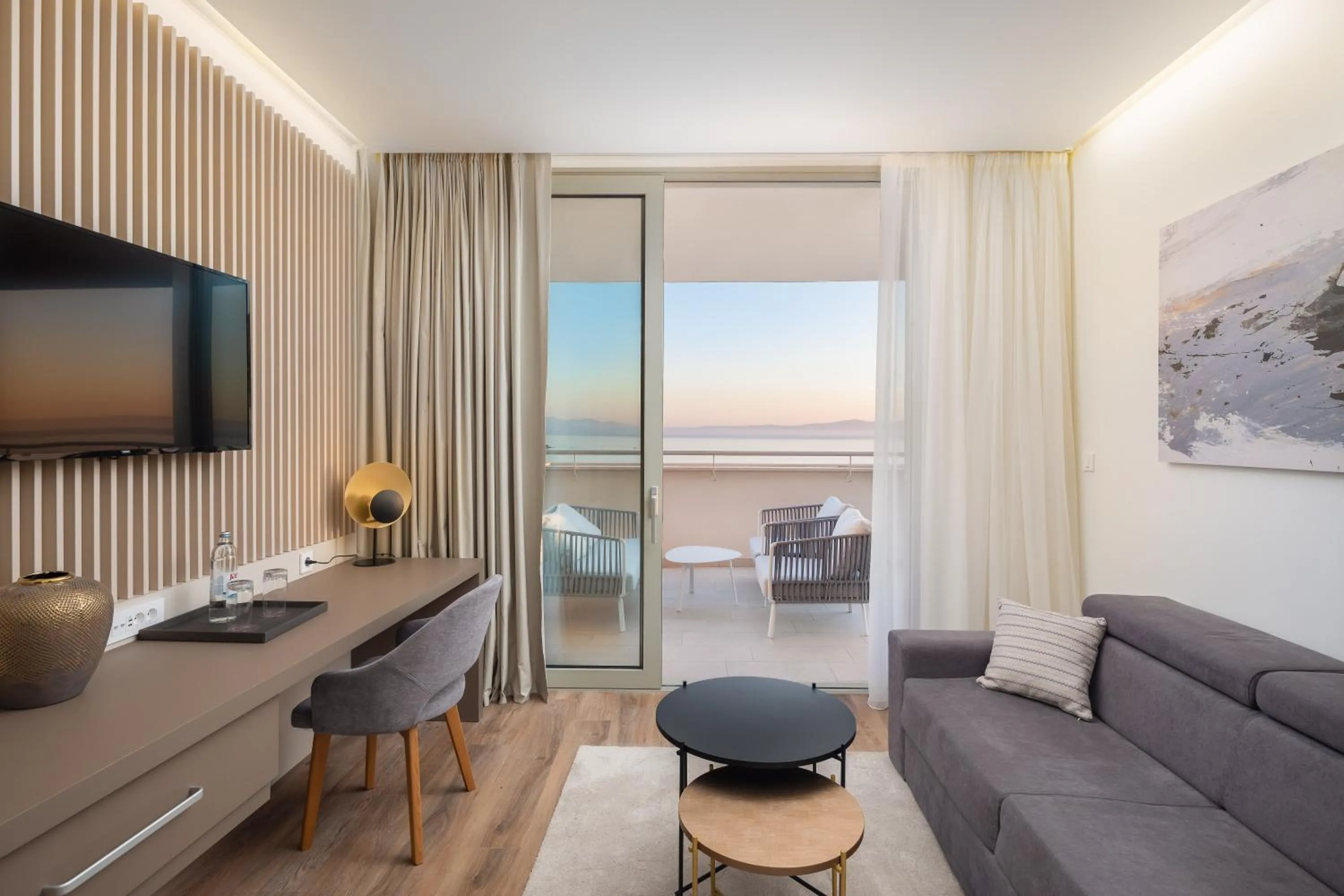 TV and multimedia in Aminess Laurel Khalani Hotel