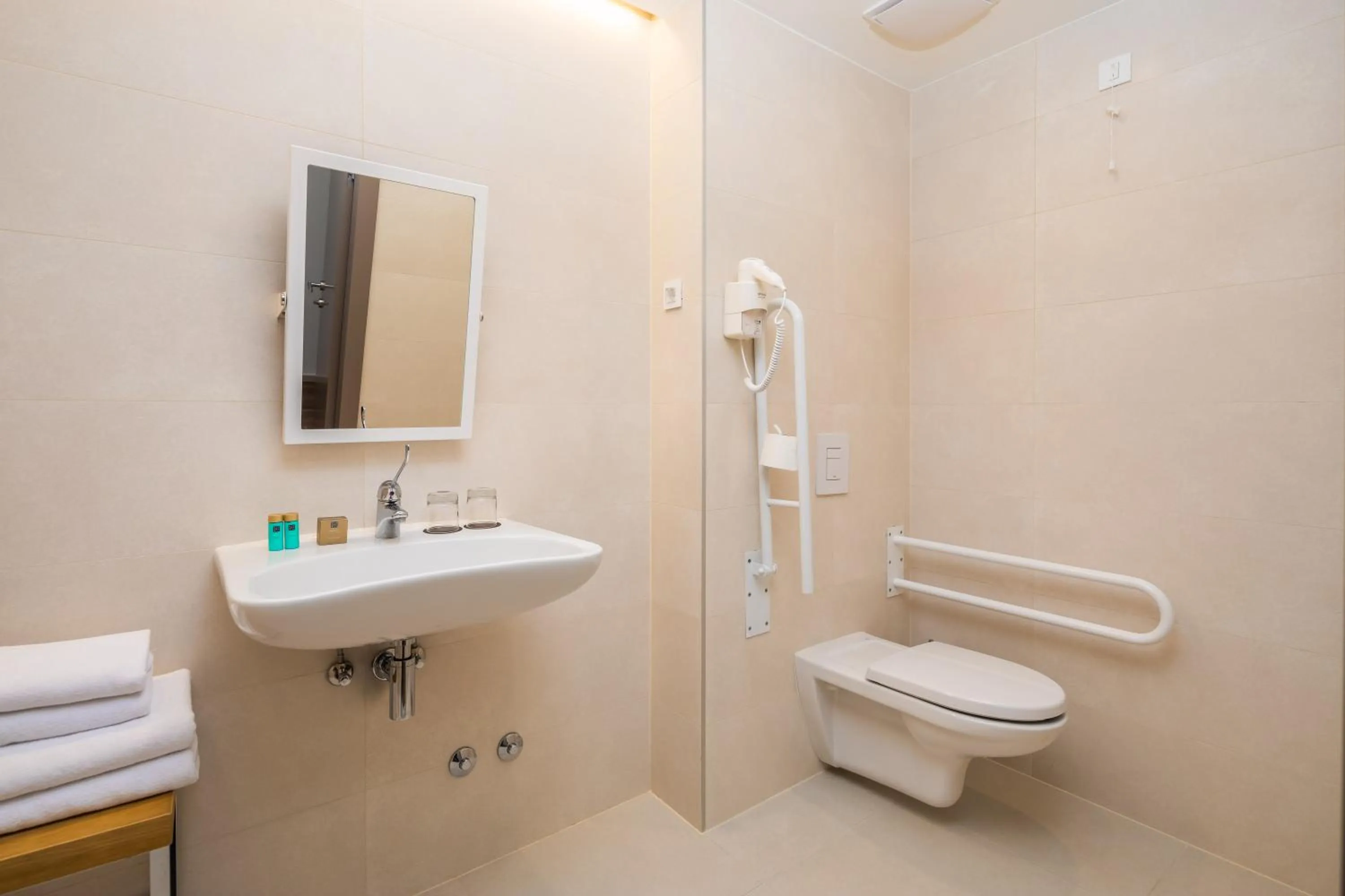 Toilet in Aminess Laurel Khalani Hotel