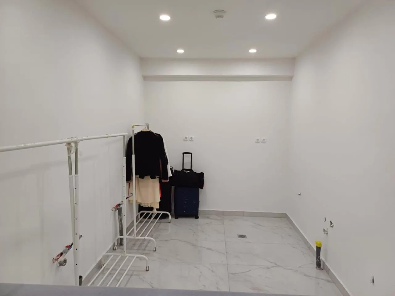 storage in Deluxe City Hotel