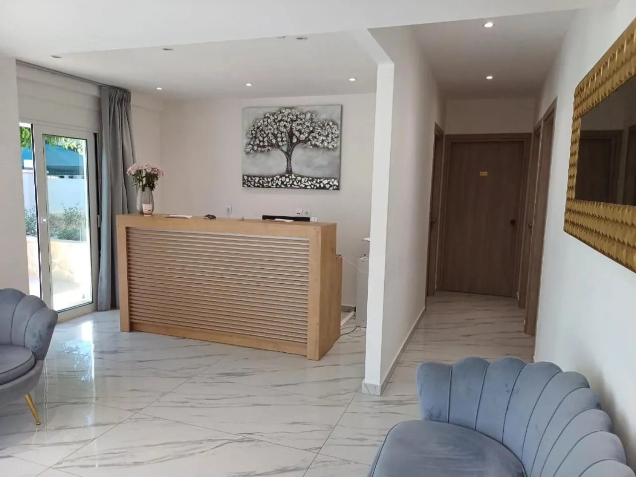 Lobby or reception in Deluxe City Hotel