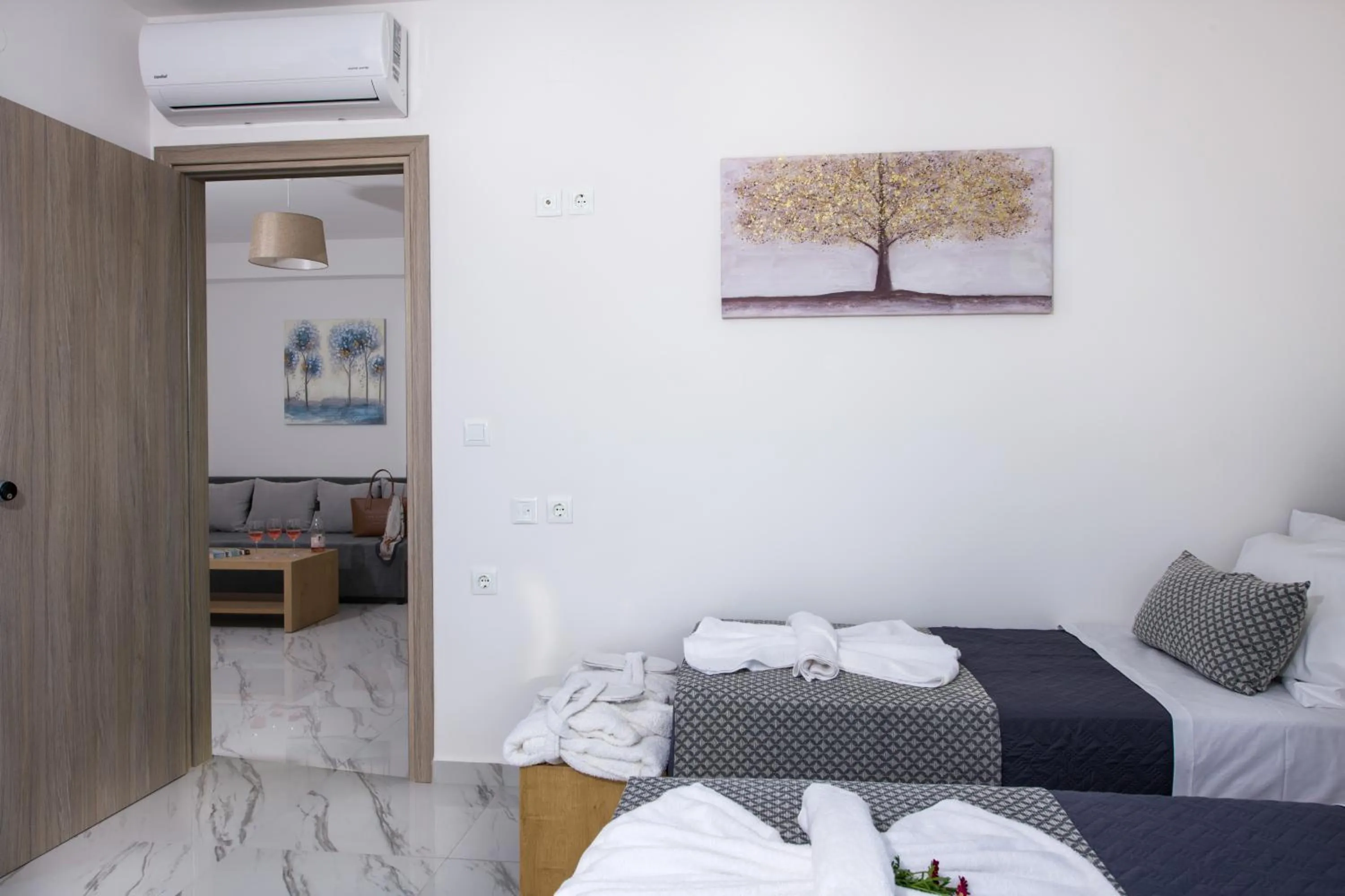 Photo of the whole room, Bed in Deluxe City Hotel