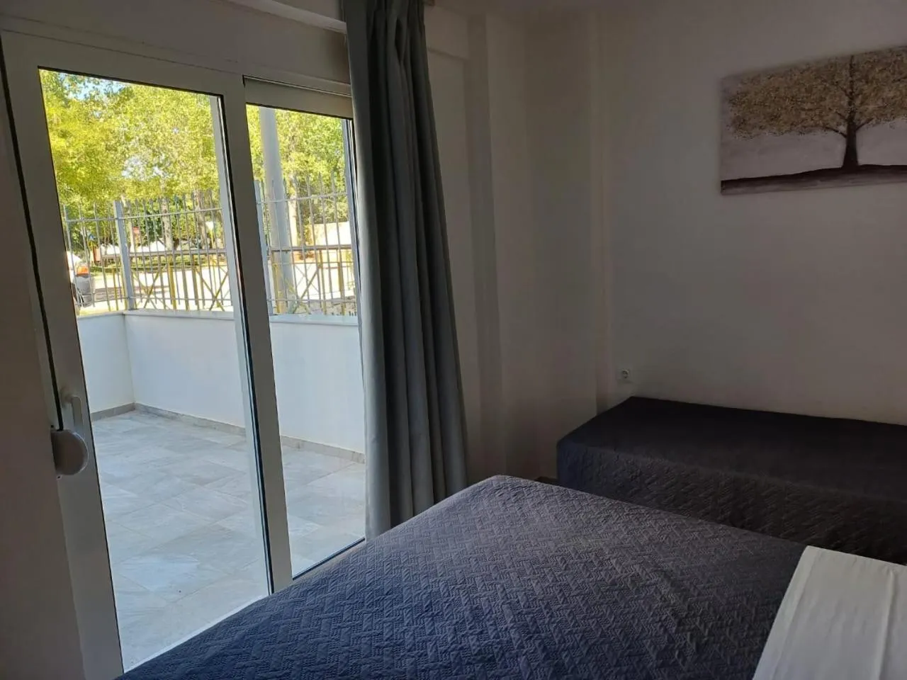 Bedroom, Bed in Deluxe City Hotel