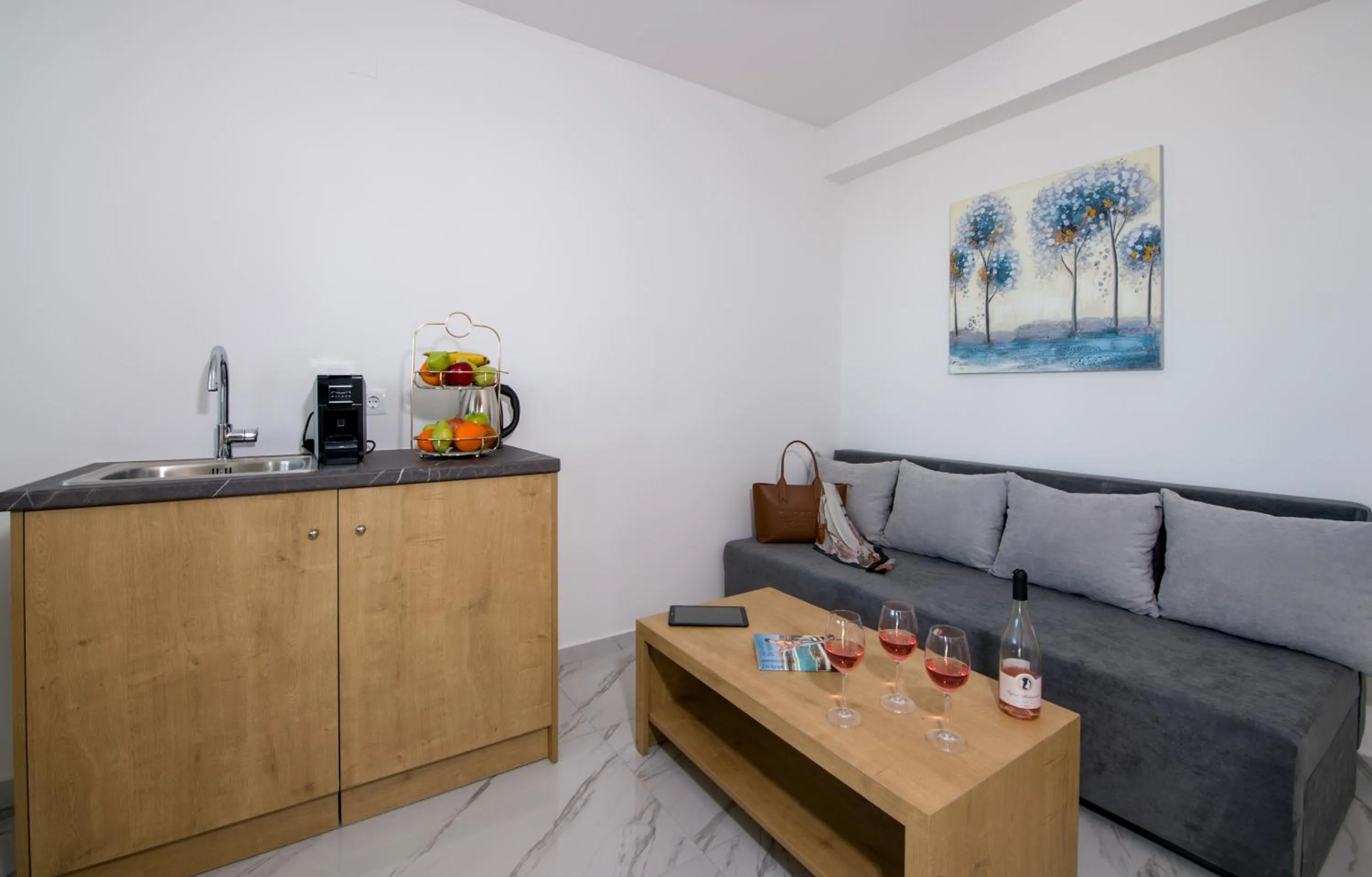 Seating area in Deluxe City Hotel