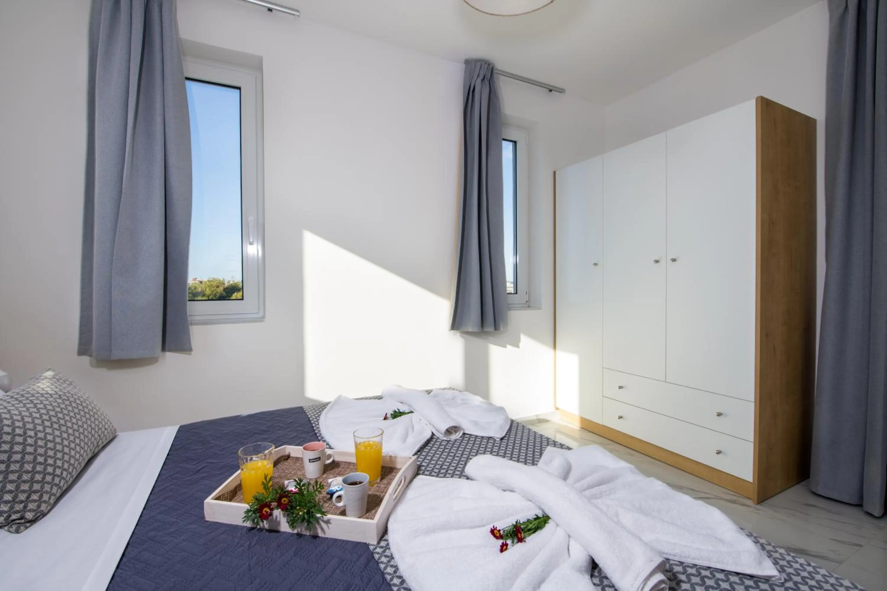 Photo of the whole room, Bed in Deluxe City Hotel