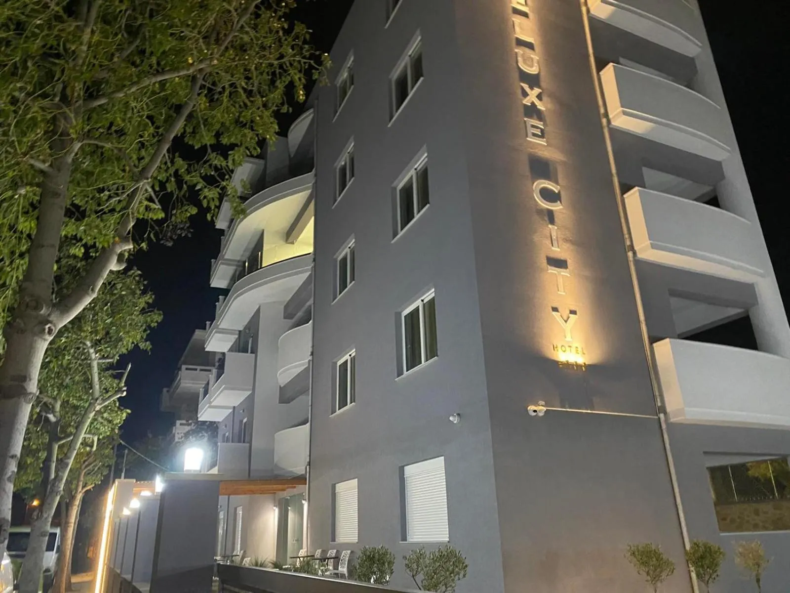 Property building in Deluxe City Hotel