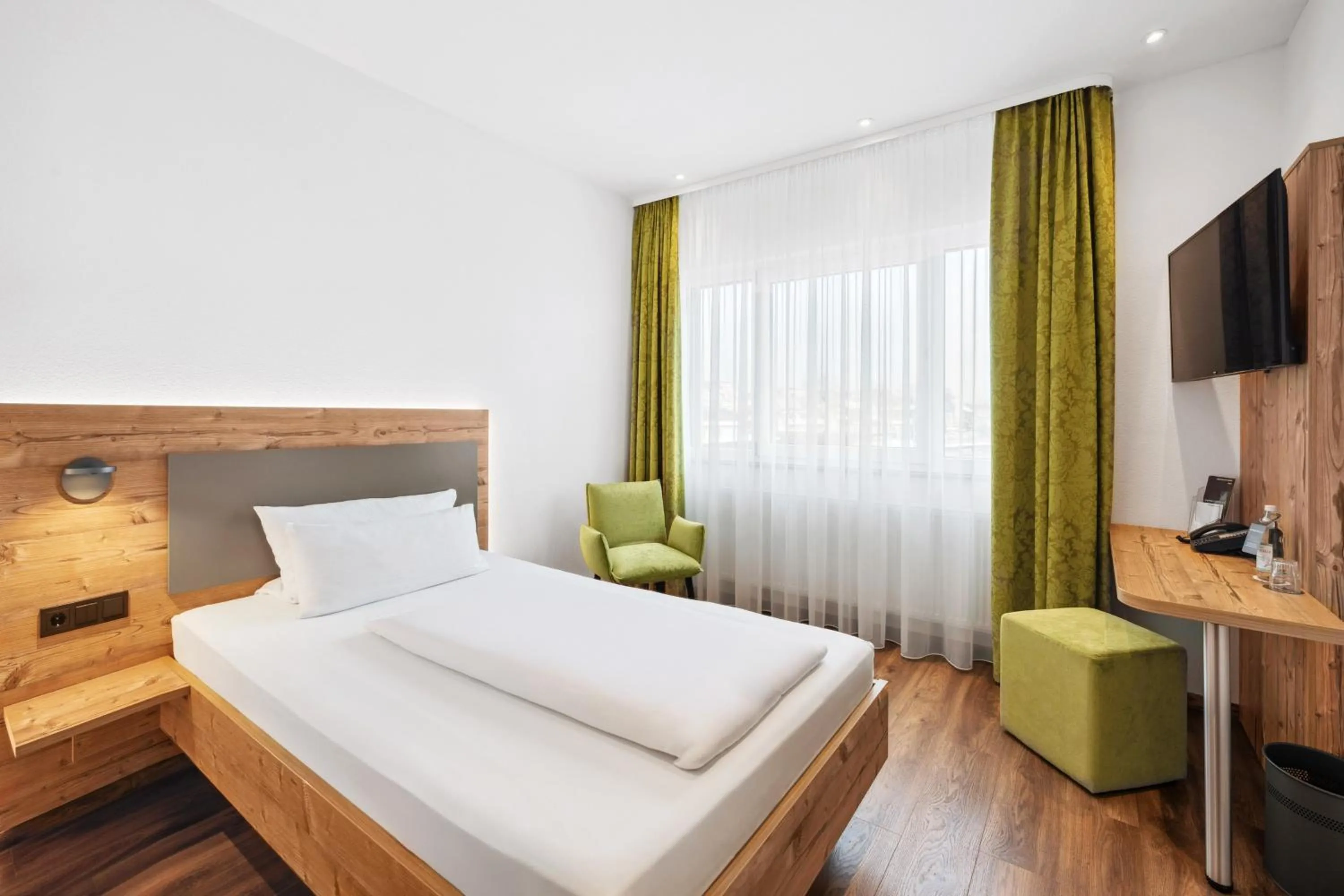 Bed in Hotel Zeppelin