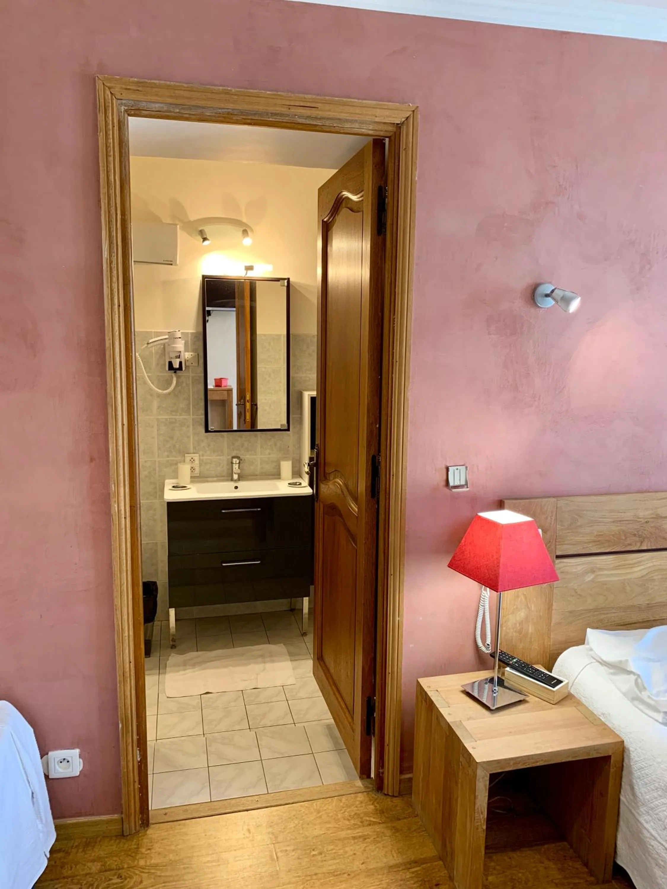 Shower in A Pasturella