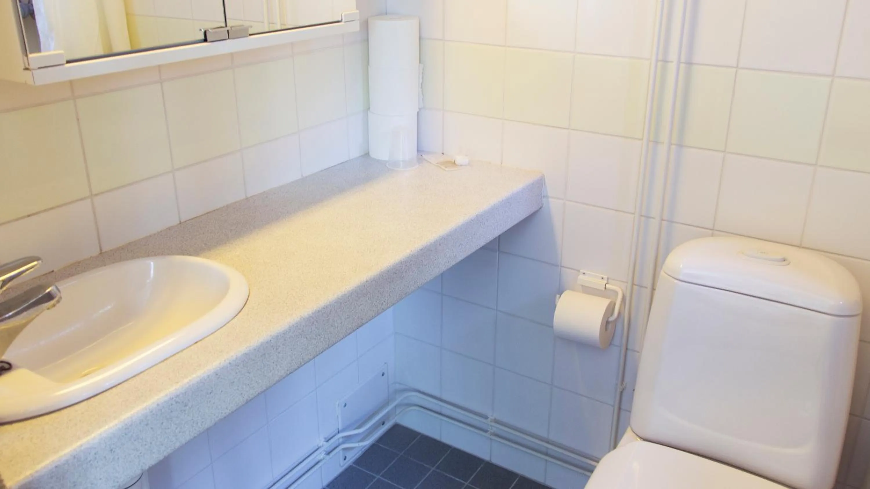 Bathroom in Summer Hotel Tähtelä, Alkio-opisto