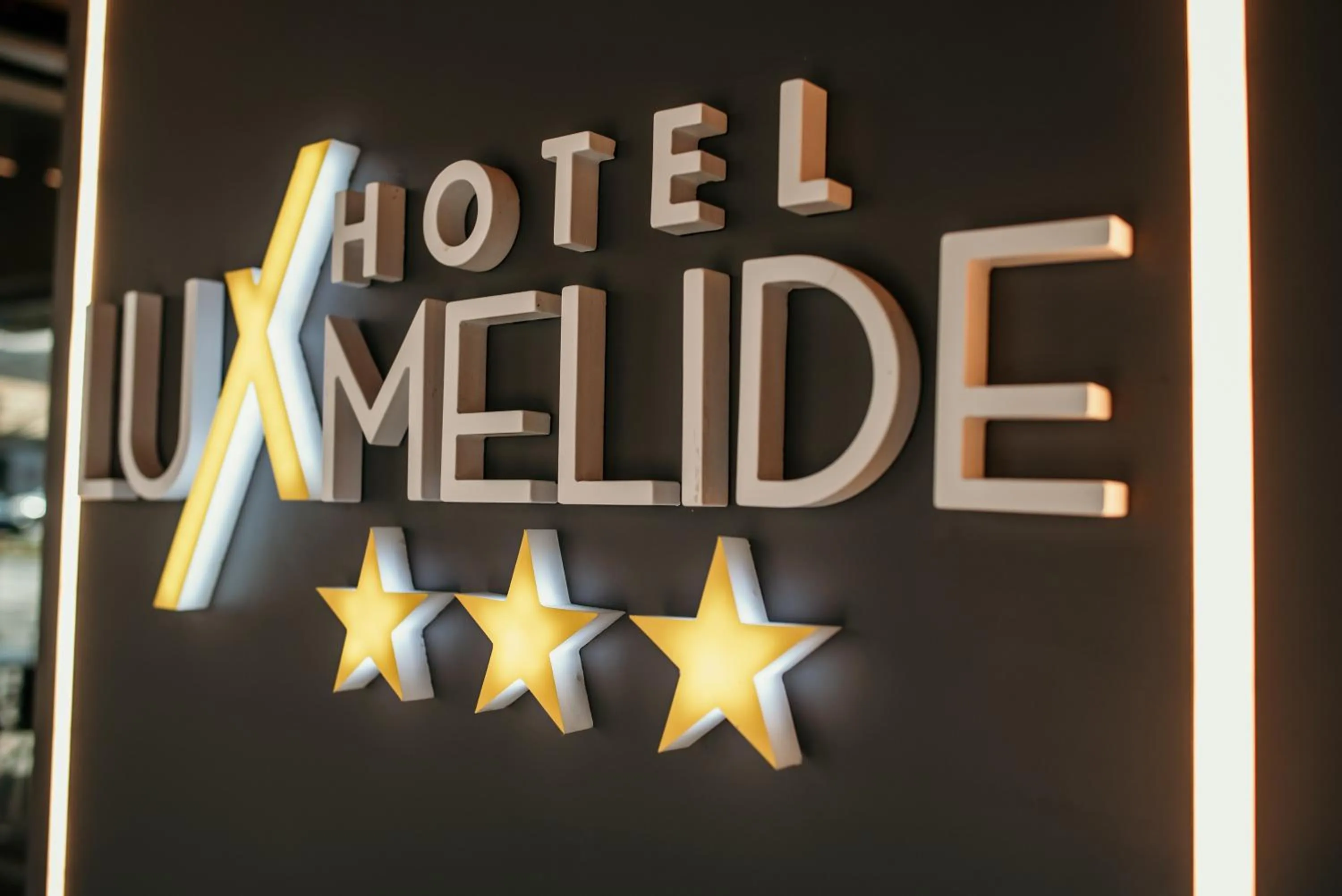 Facade/entrance in Hotel Lux Melide