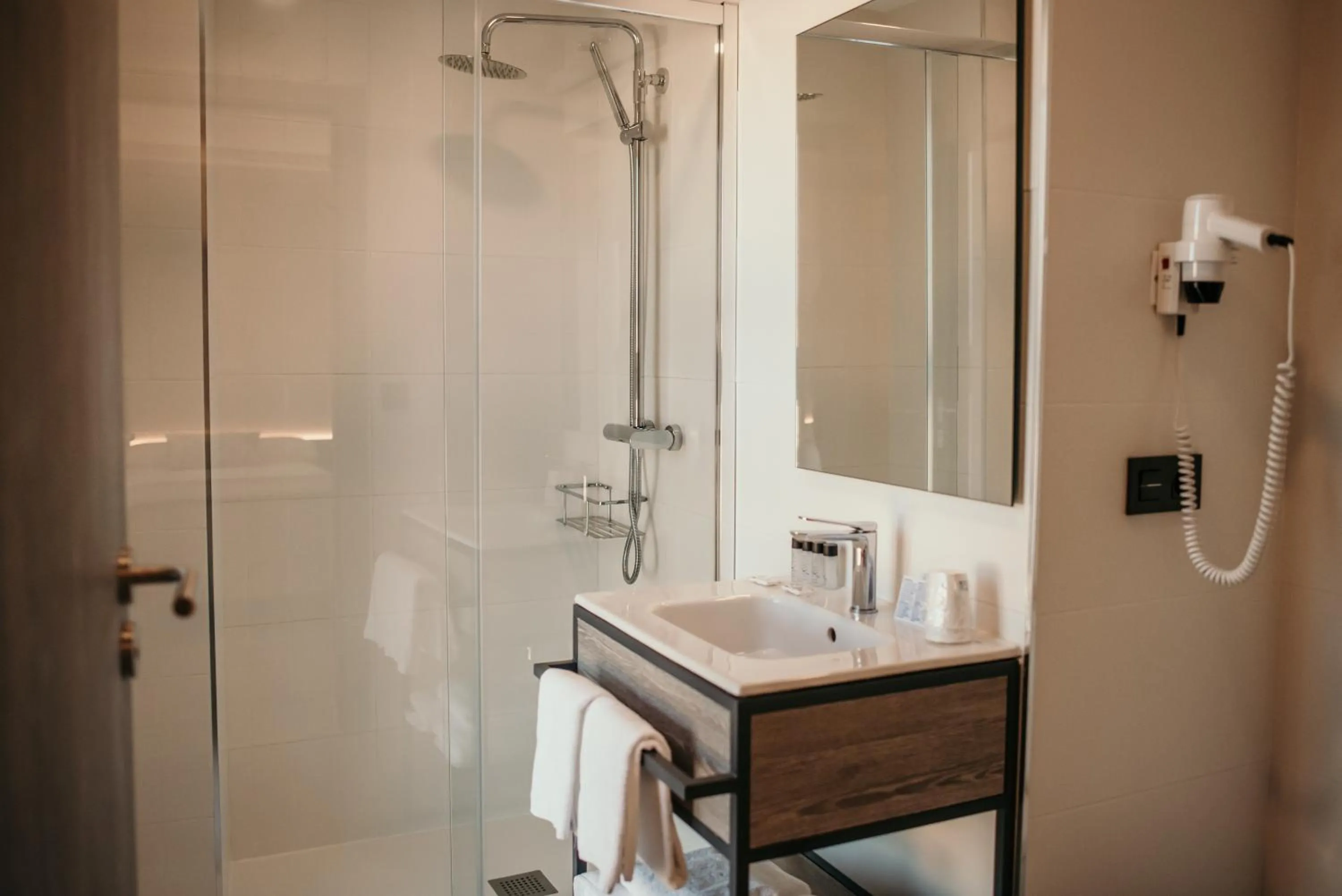 Bathroom in Hotel Lux Melide