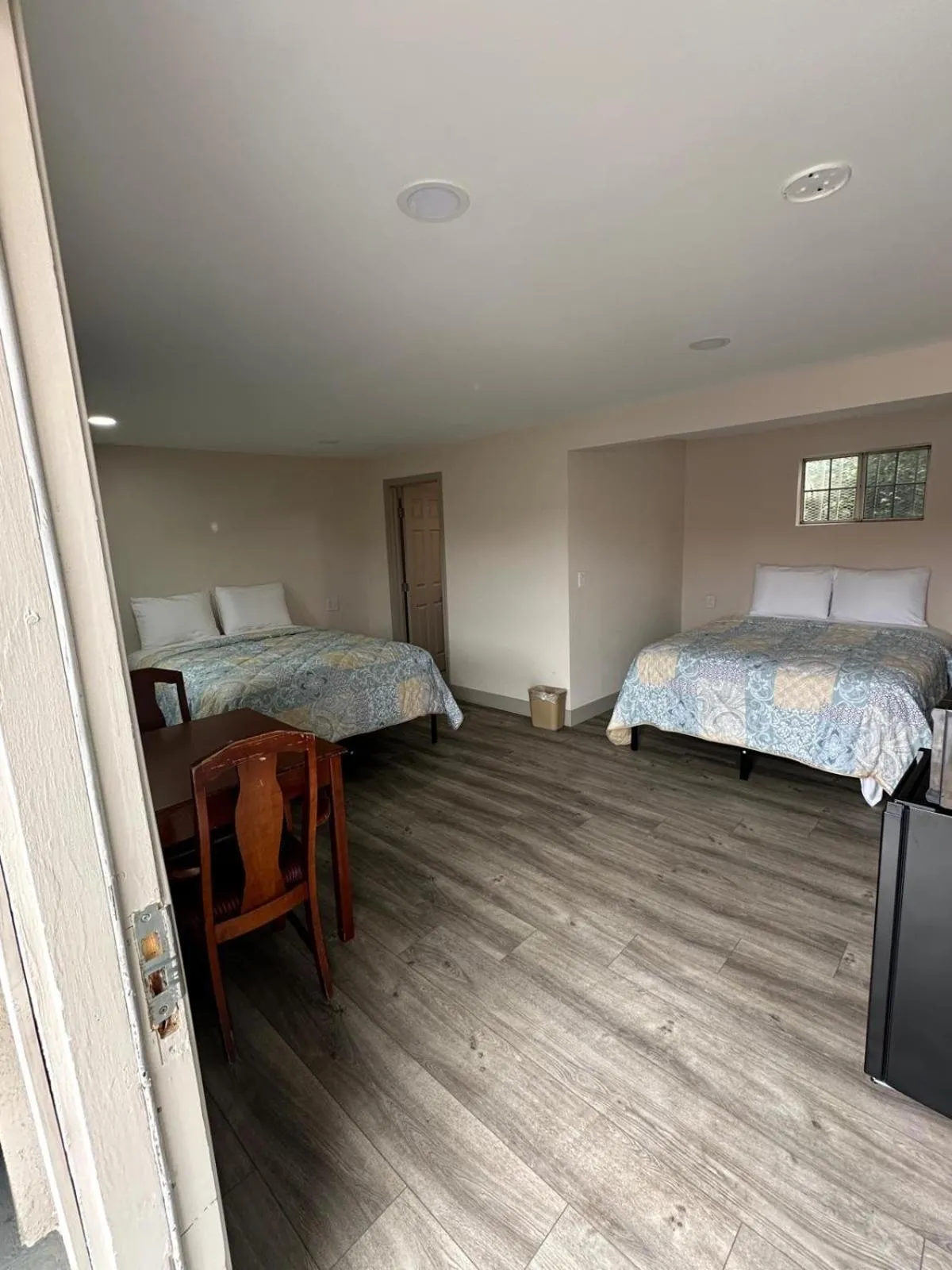 Photo of the whole room, Bed in Rodeway Inn Ventura Midtown