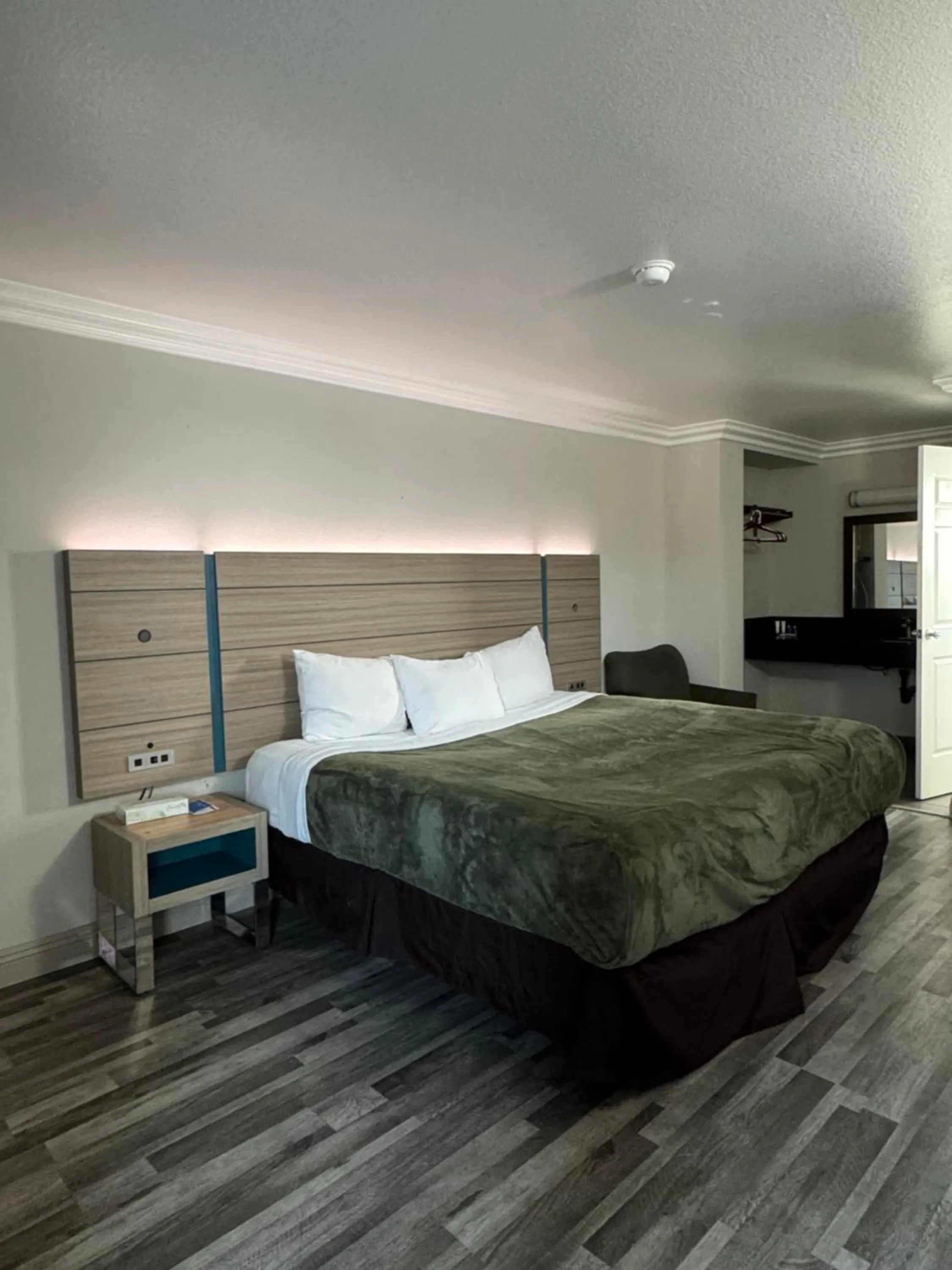 Bed in Rodeway Inn Ventura Midtown