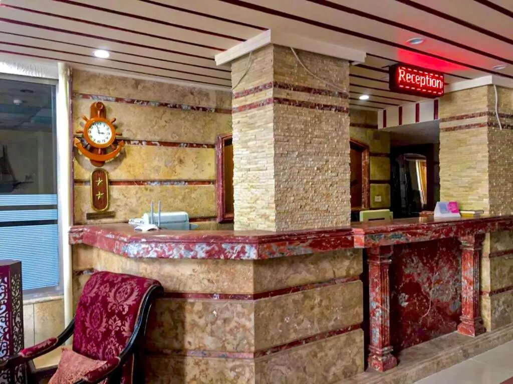 Facade/entrance in Sea Star