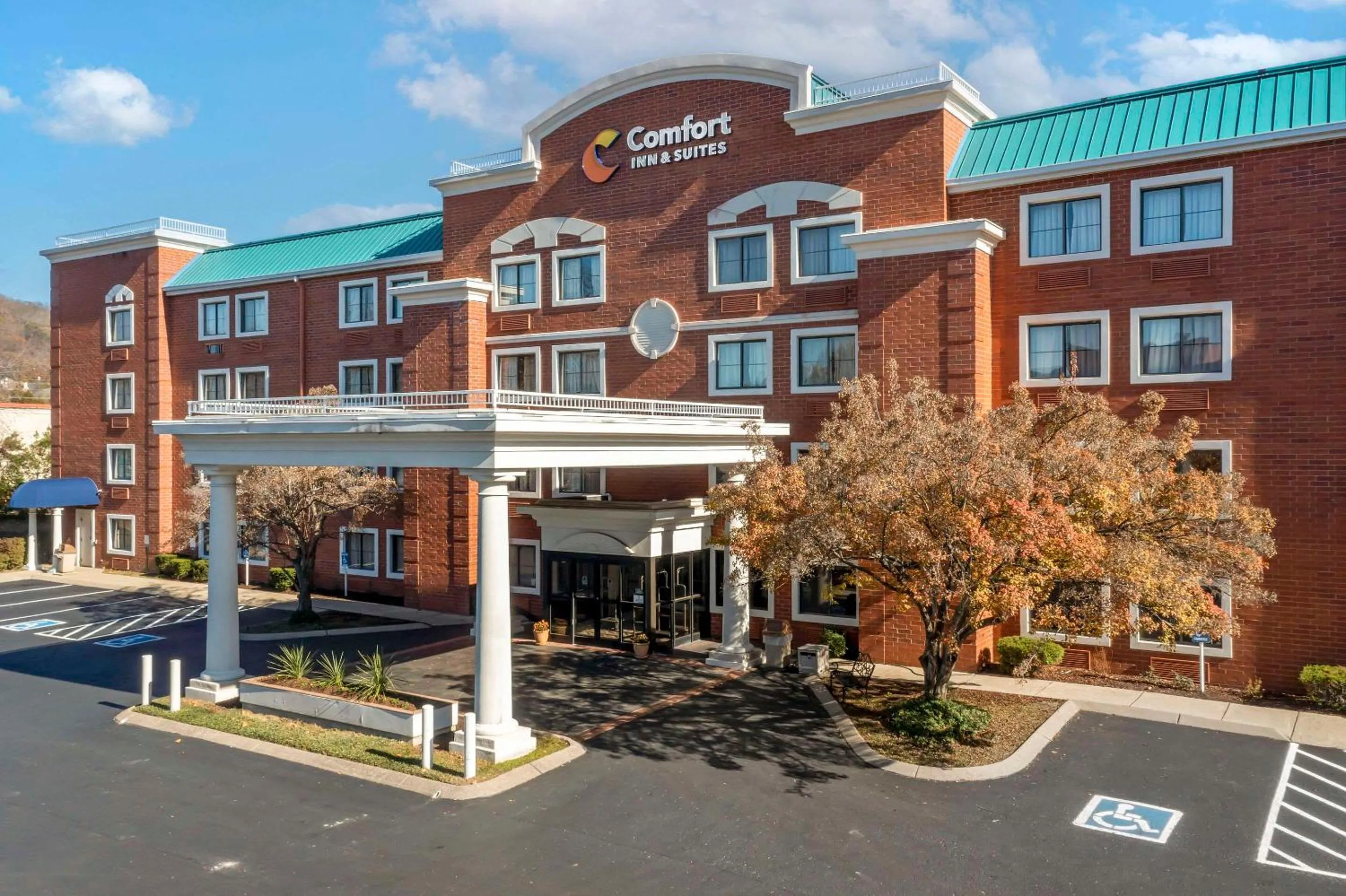 Property building in Comfort Inn & Suites Brentwood - Nashville
