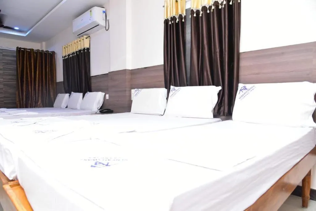 Bed in NB VENKATESWARA GRAND Inn