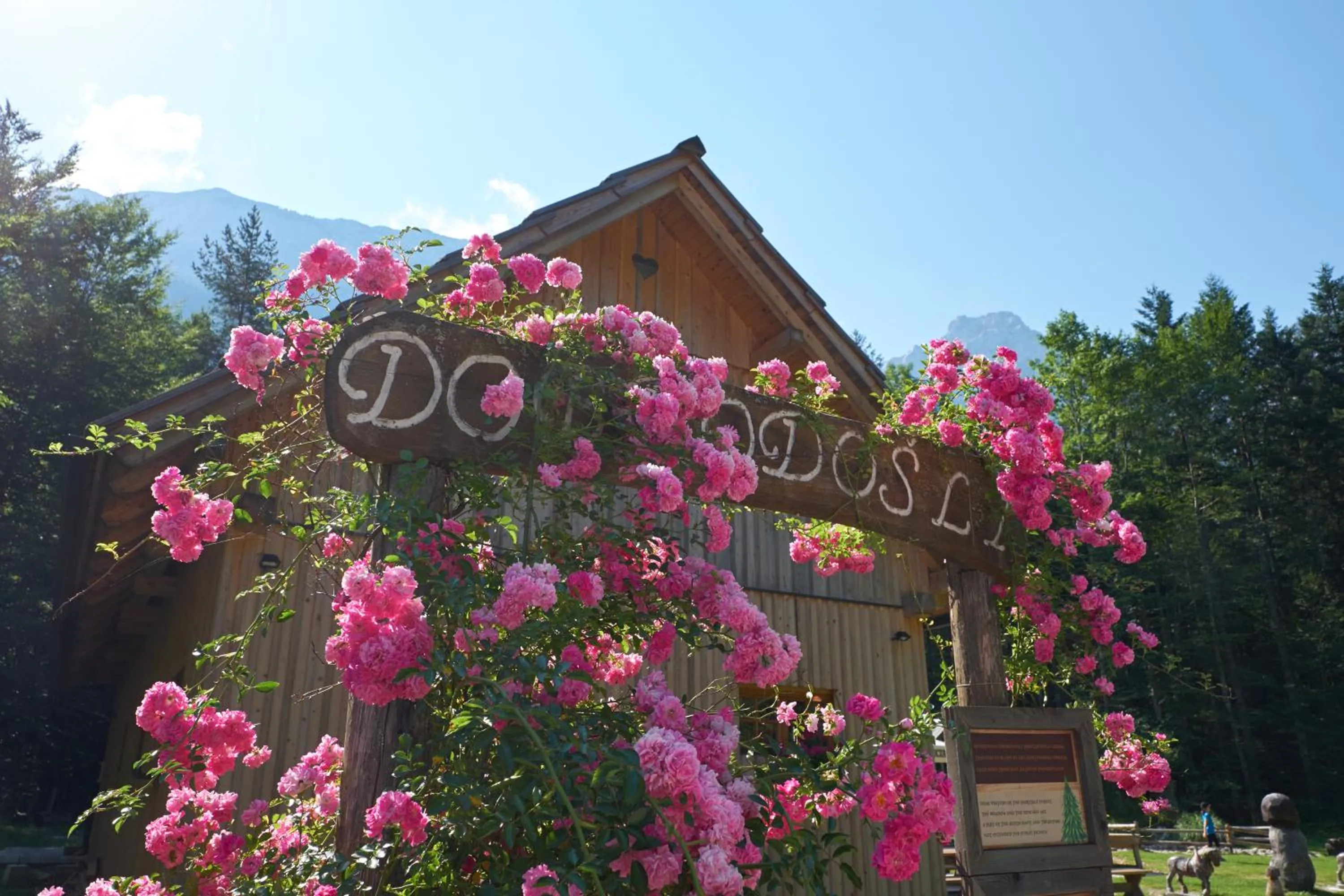 Garden in Eko hiša-Eco House Na razpotju