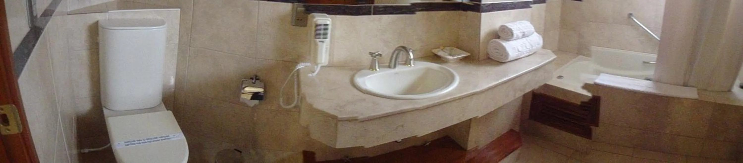 Bathroom in Gran Hotel Toloma