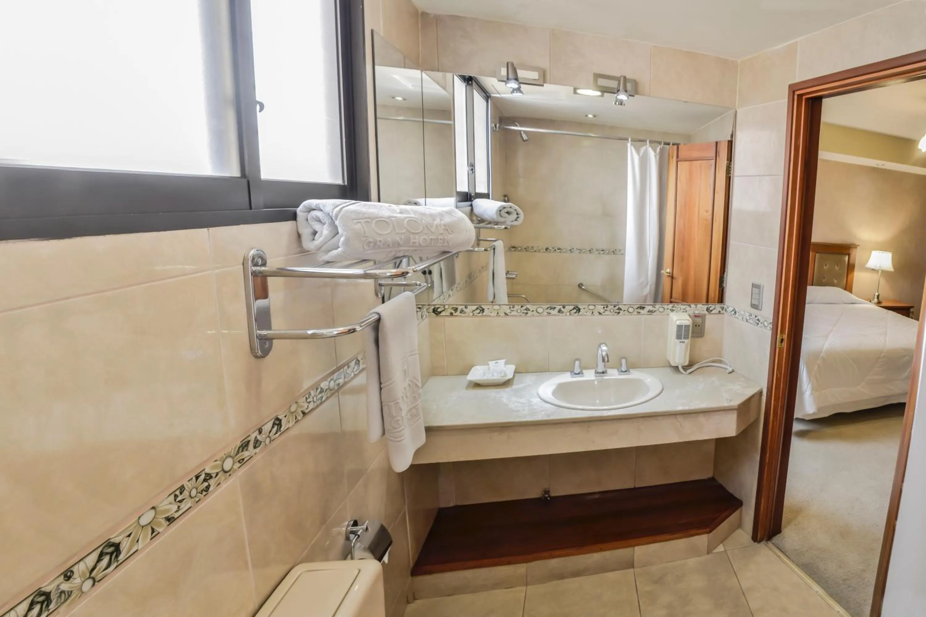 Toilet in Gran Hotel Toloma