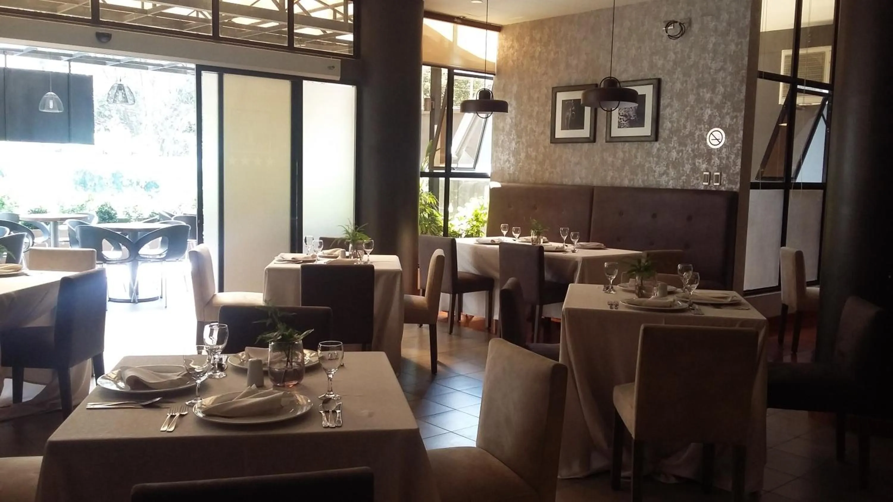Restaurant/places to eat in Gran Hotel Toloma
