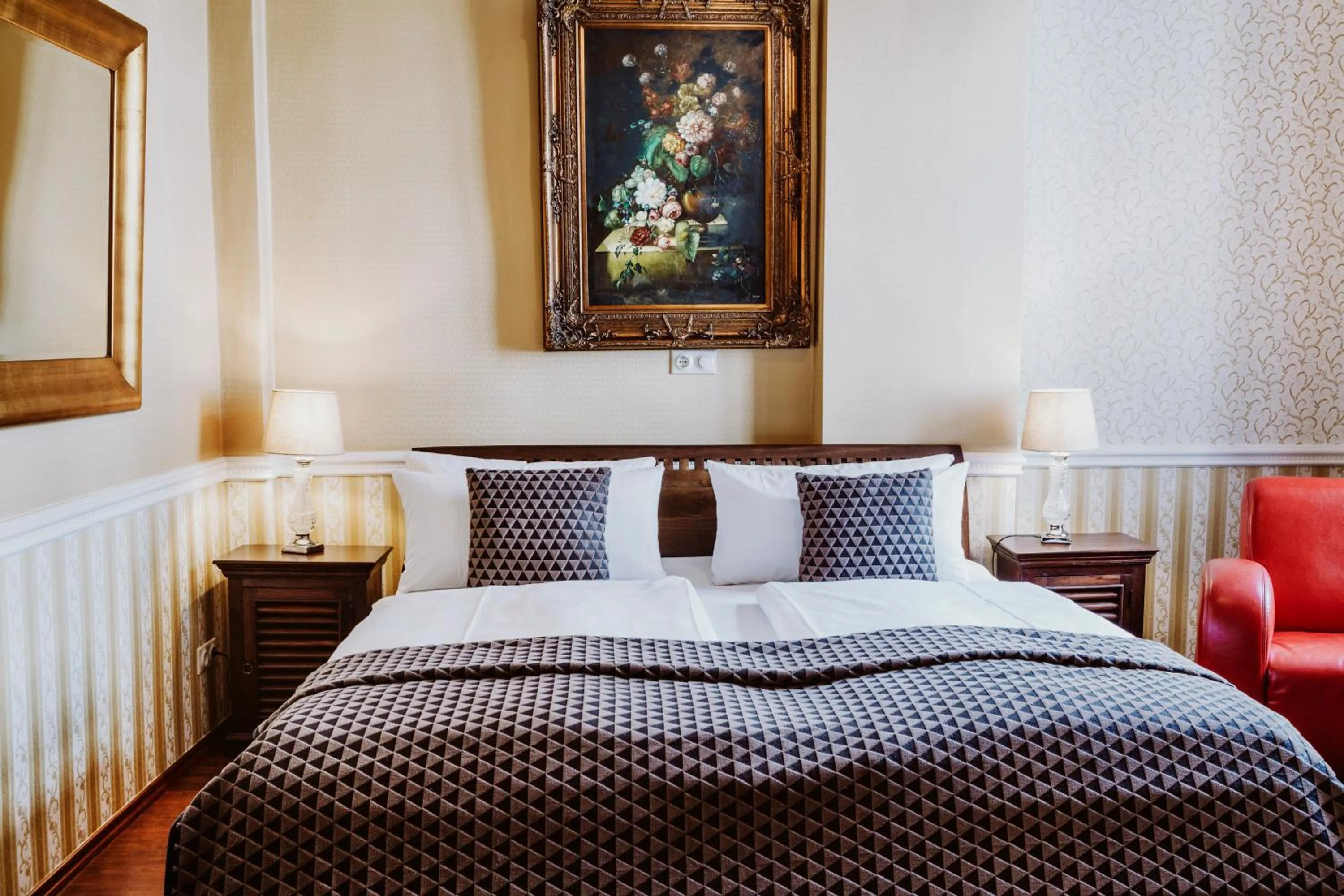 Photo of the whole room, Bed in Honigmond Boutique Hotel