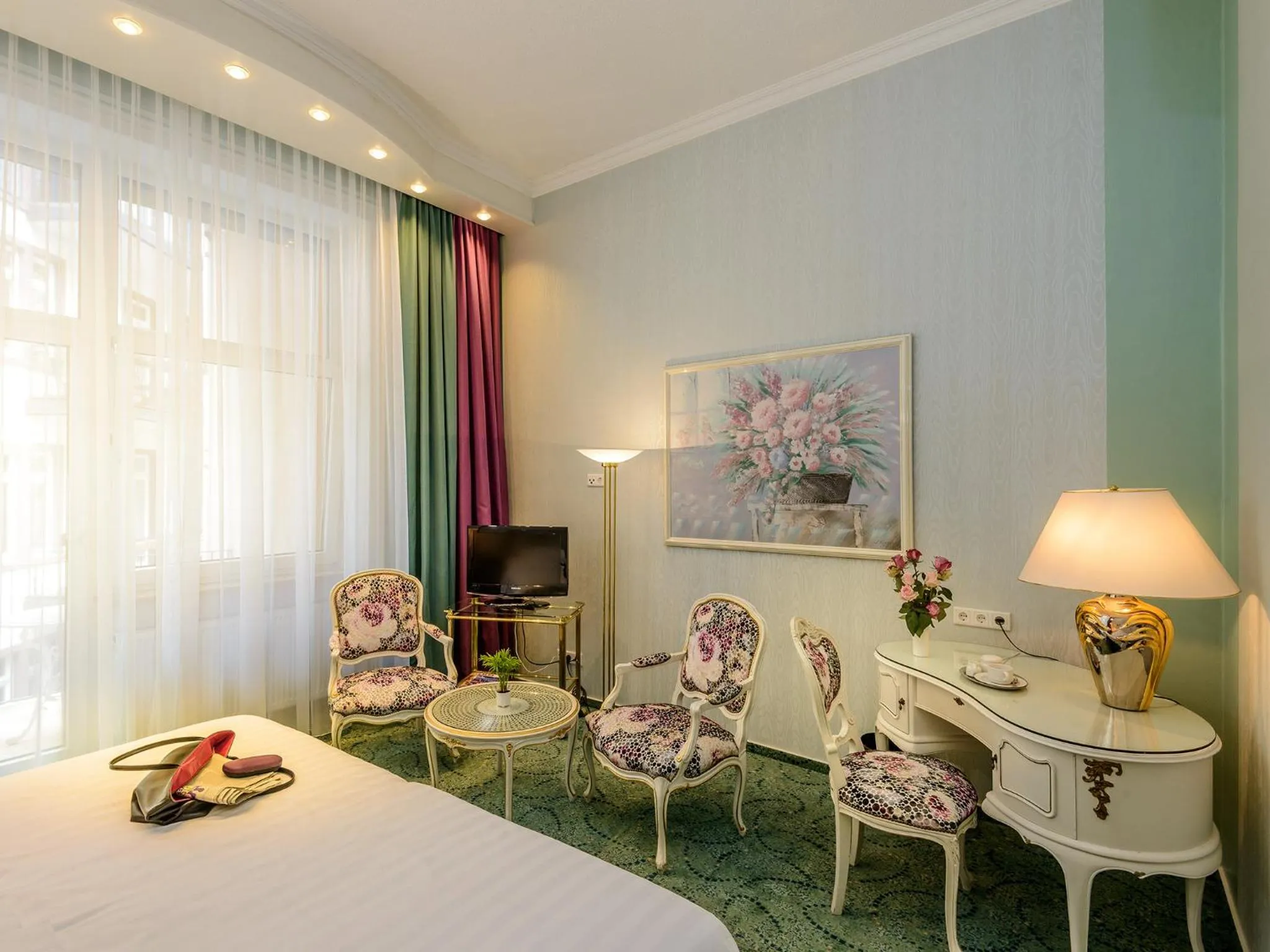 Photo of the whole room, Bed in Hotel Palmenhof