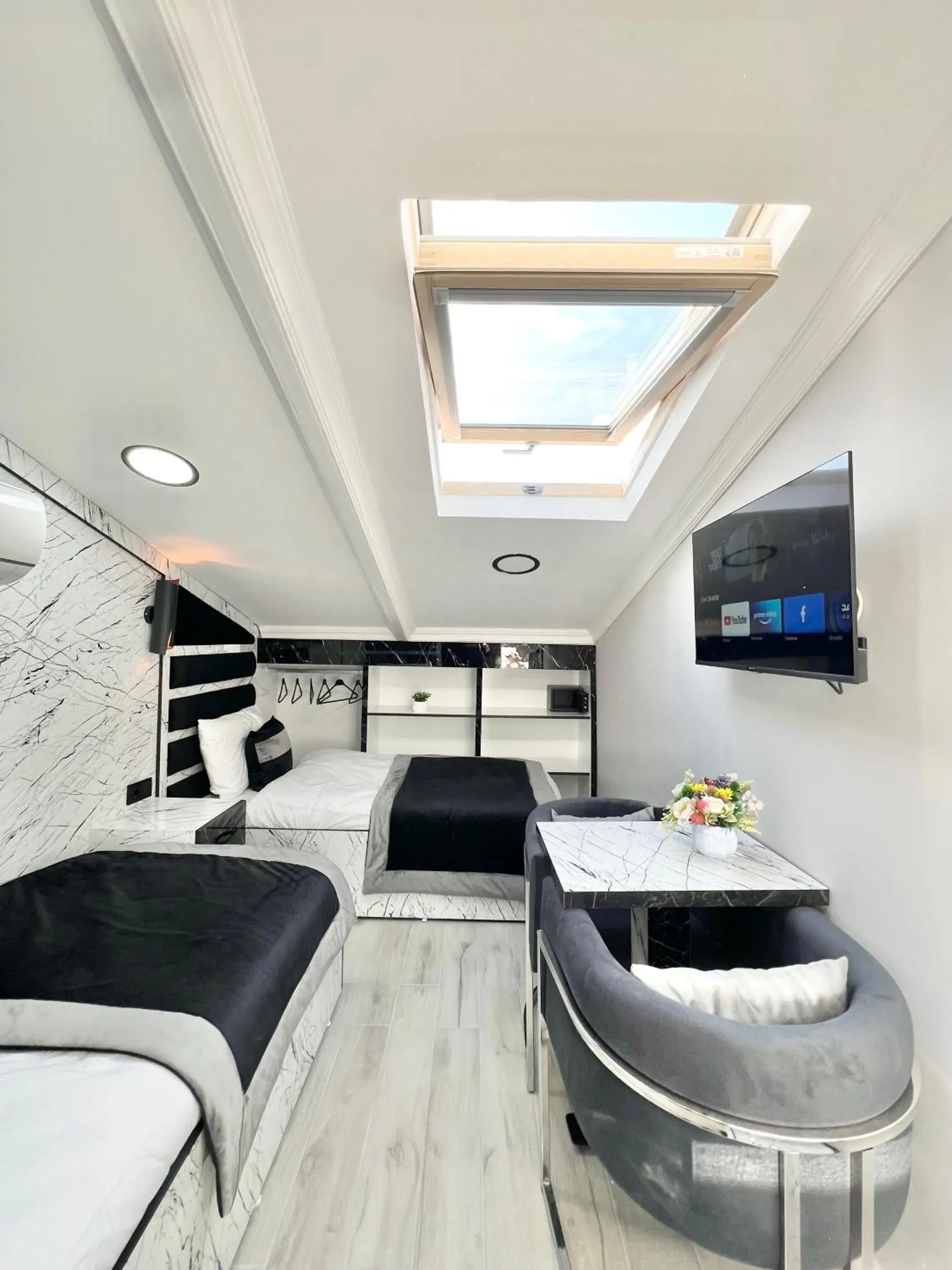 Twin Room in Taksim Larissa hotel suites Twin Room in Taksim Larissa hotel suites